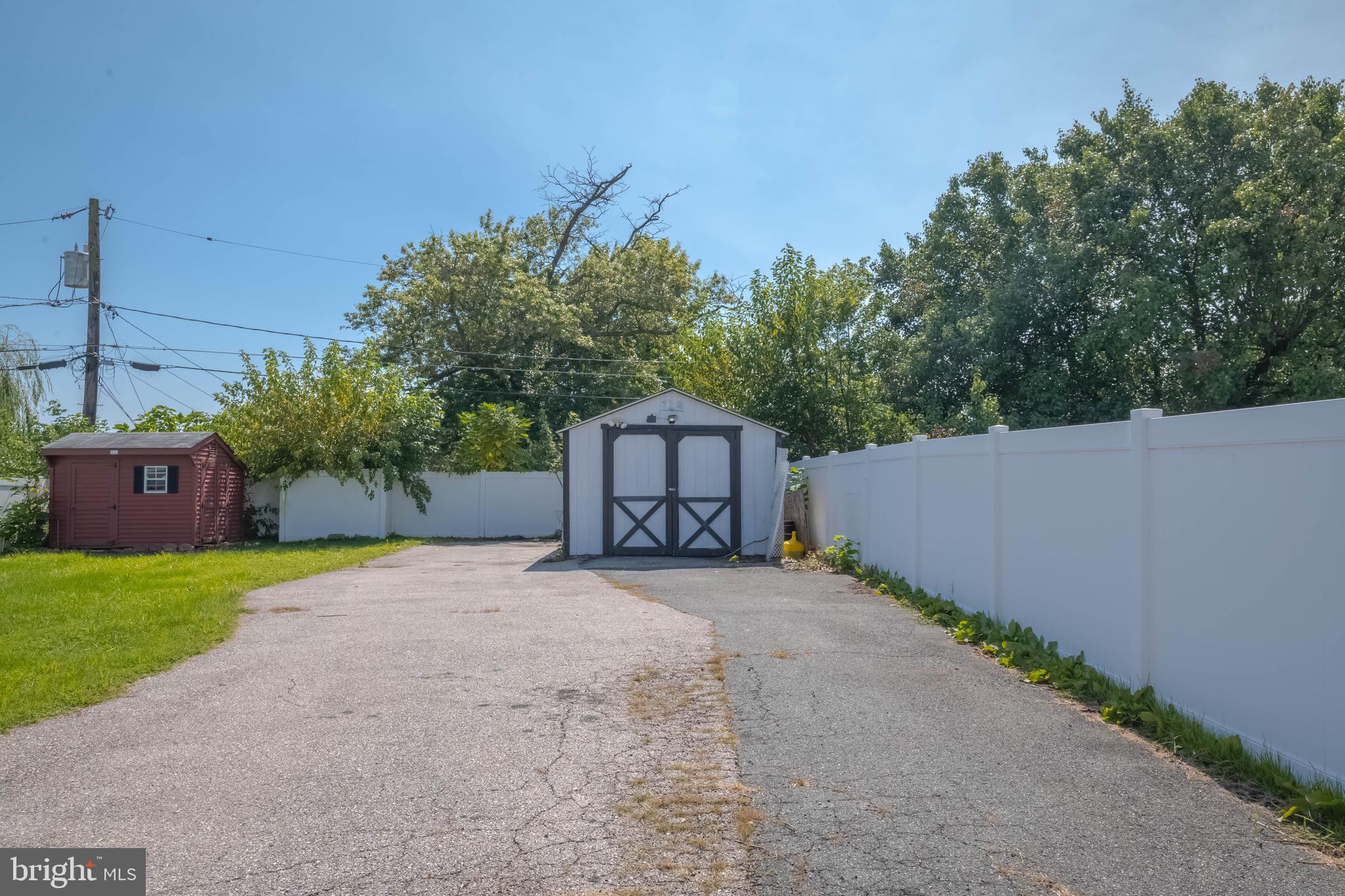 PERRY HALL - Residential