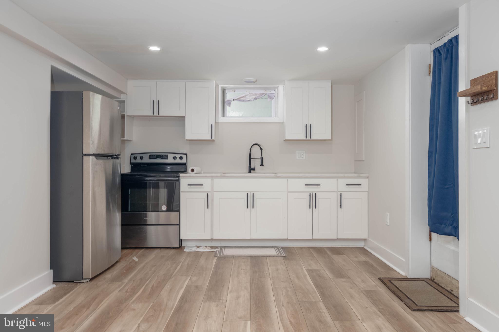 PERRY HALL - Residential