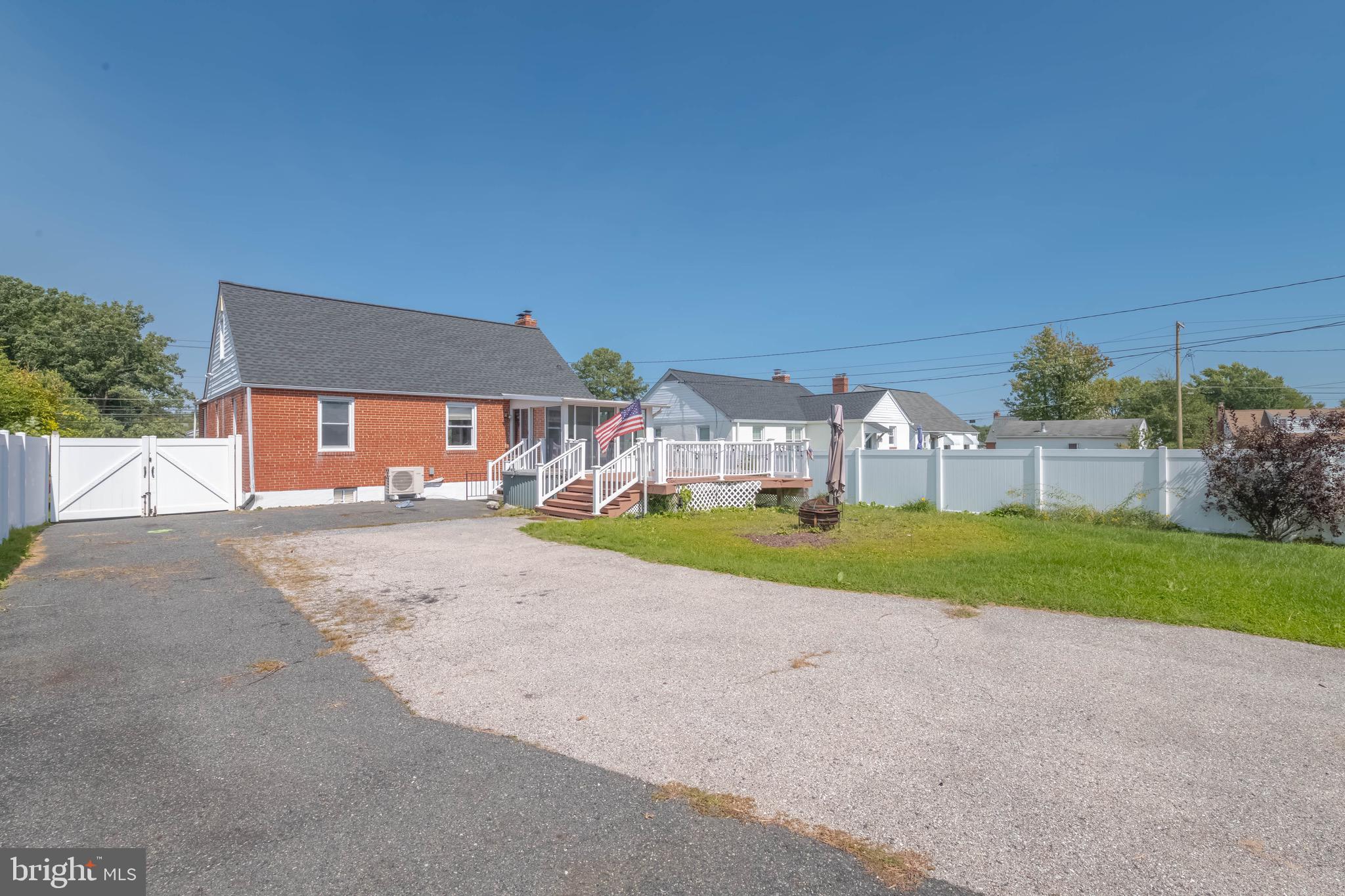 PERRY HALL - Residential