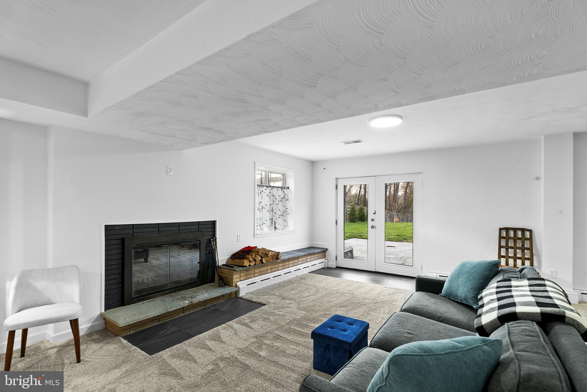 QUAINT ACRES - Residential