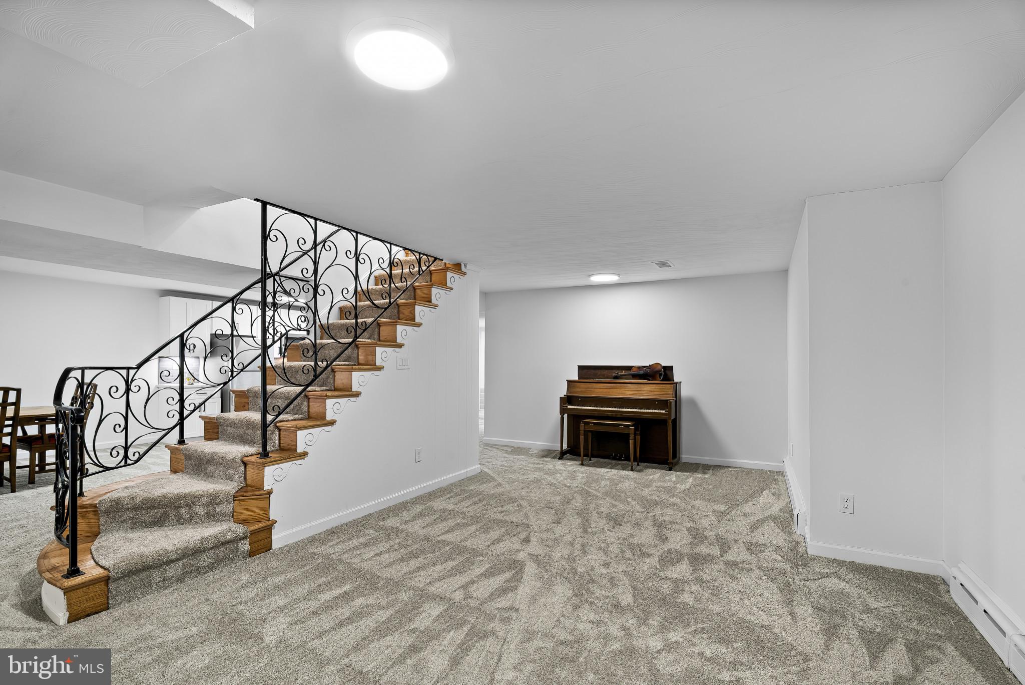 QUAINT ACRES - Residential