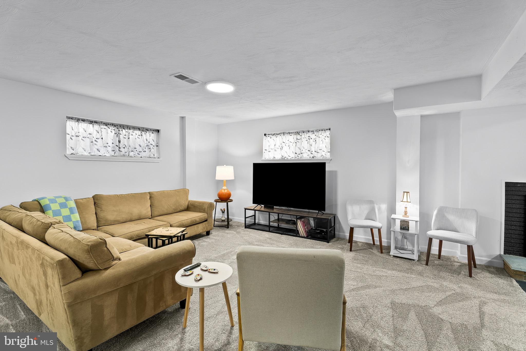 QUAINT ACRES - Residential