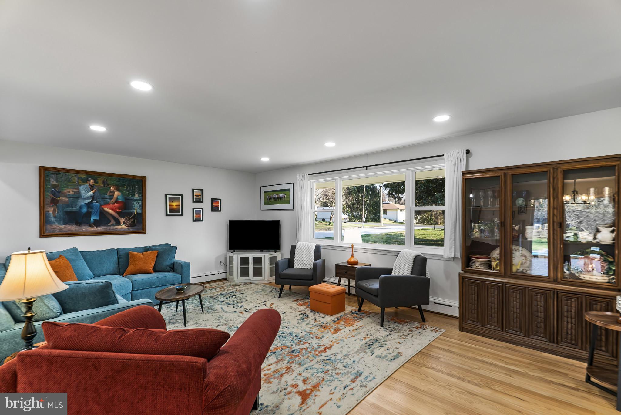 512 QUAINT ACRES DRIVE