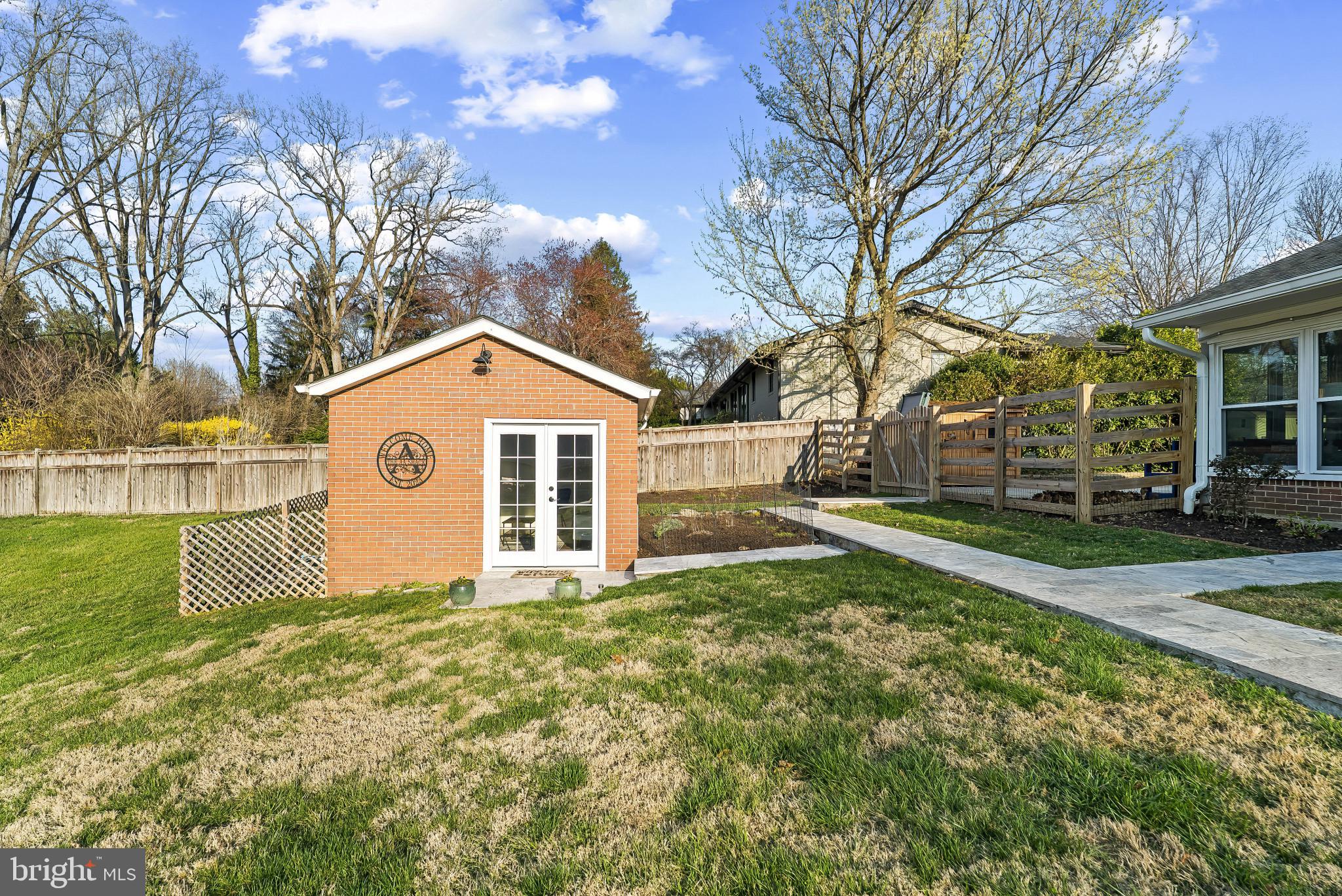 QUAINT ACRES - Residential