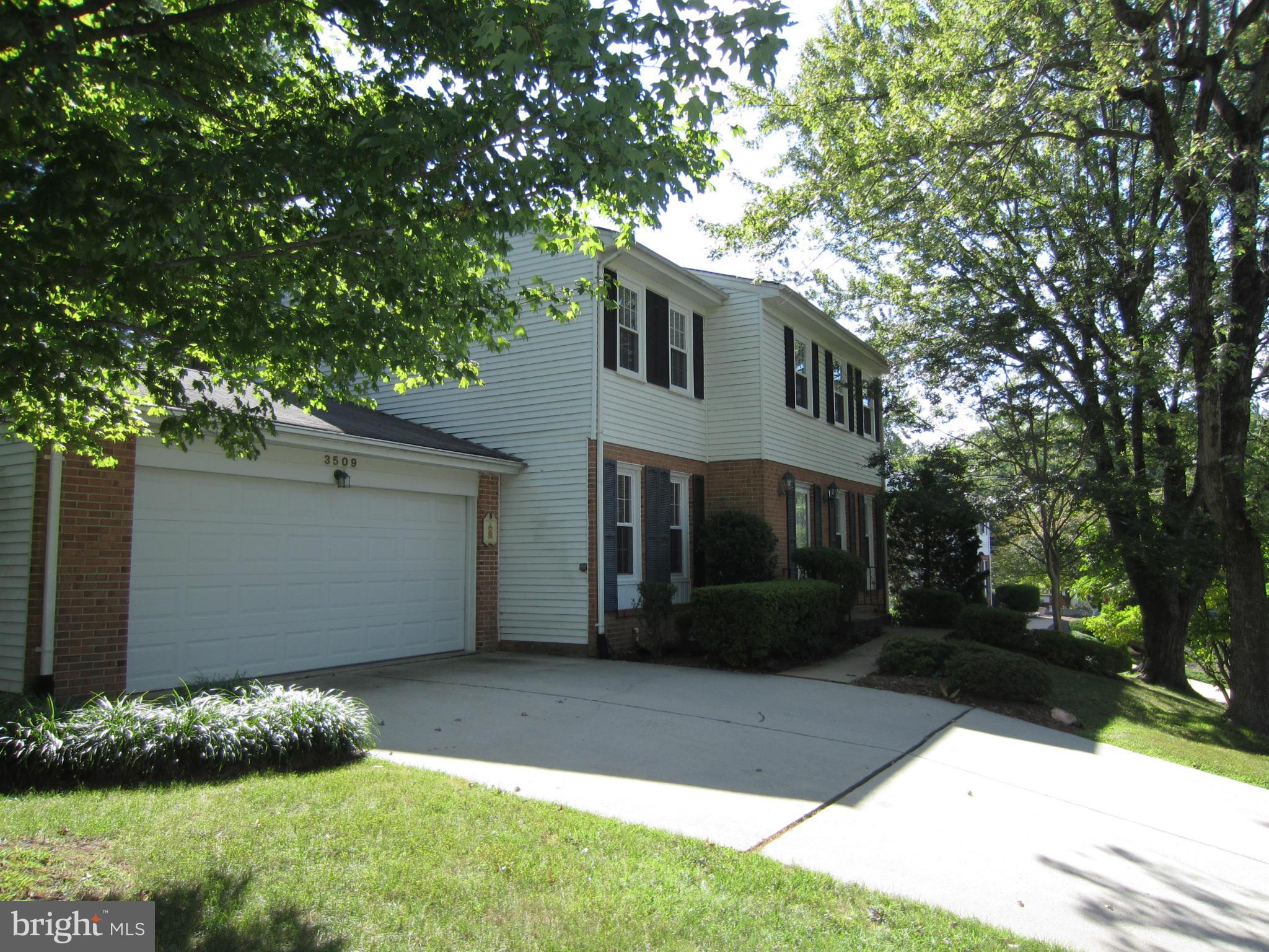 NORTON SQUARE - Residential Lease