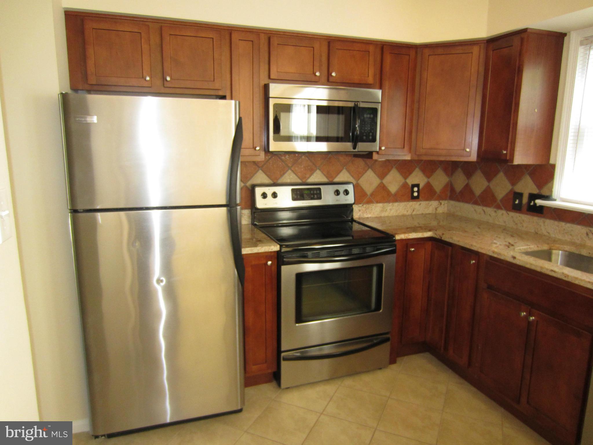 NORTON SQUARE - Residential Lease