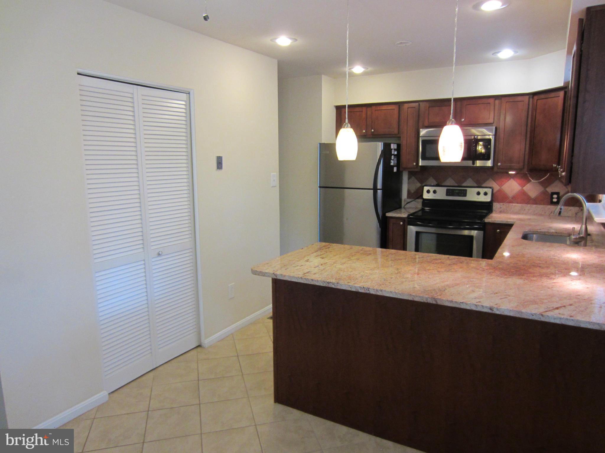 NORTON SQUARE - Residential Lease