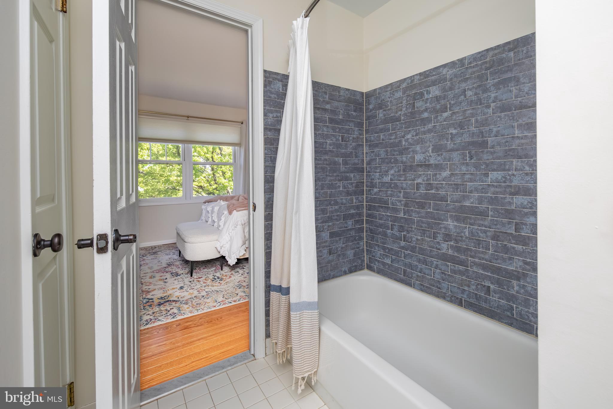 DOYLESTOWN CROSSIN - Residential