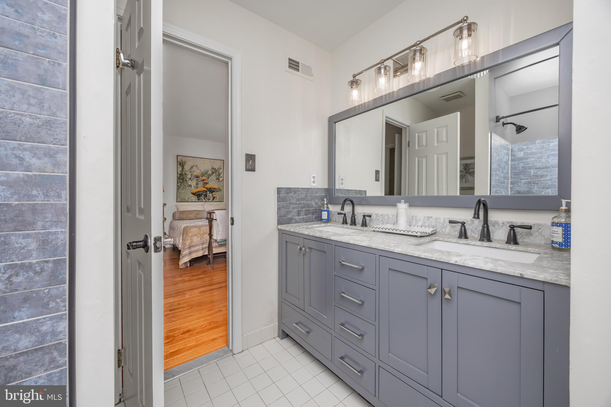 DOYLESTOWN CROSSIN - Residential