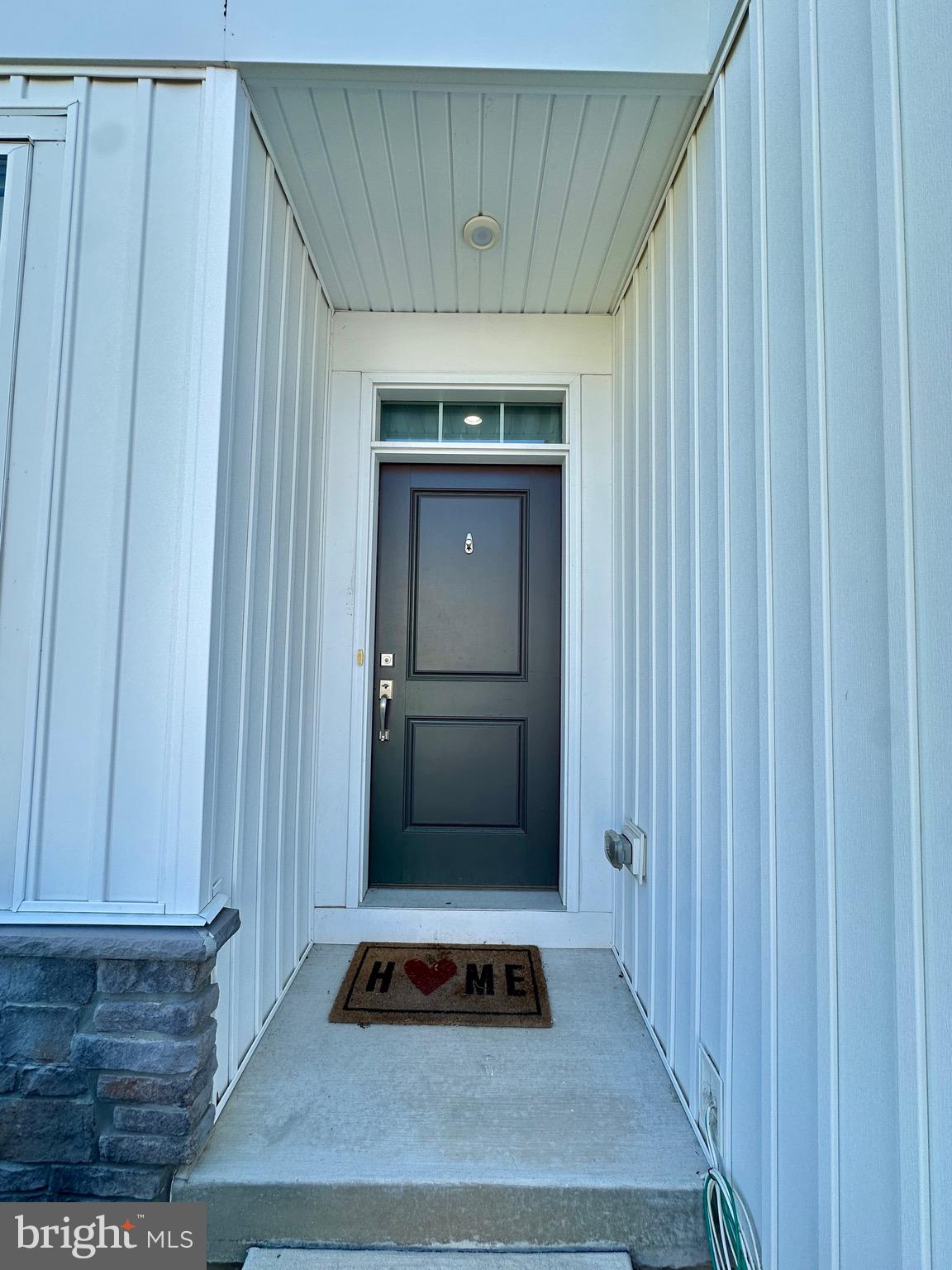 313 WYNSTONE COURT