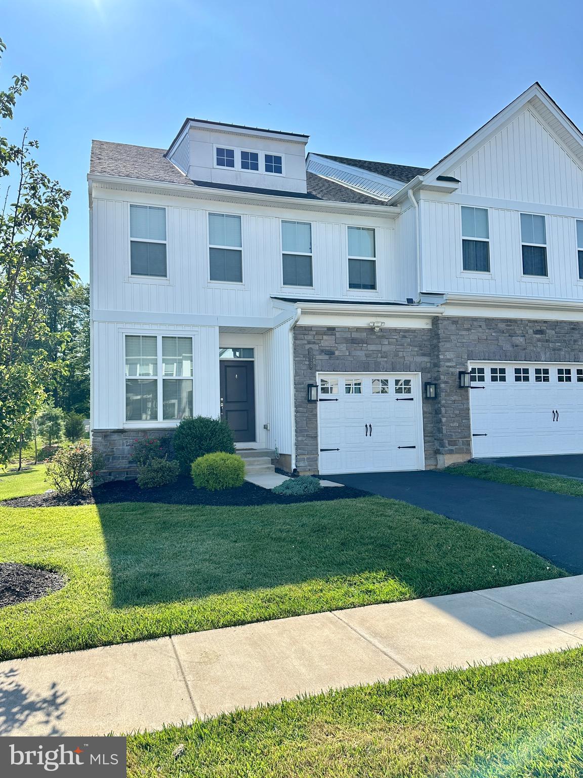 313 WYNSTONE COURT