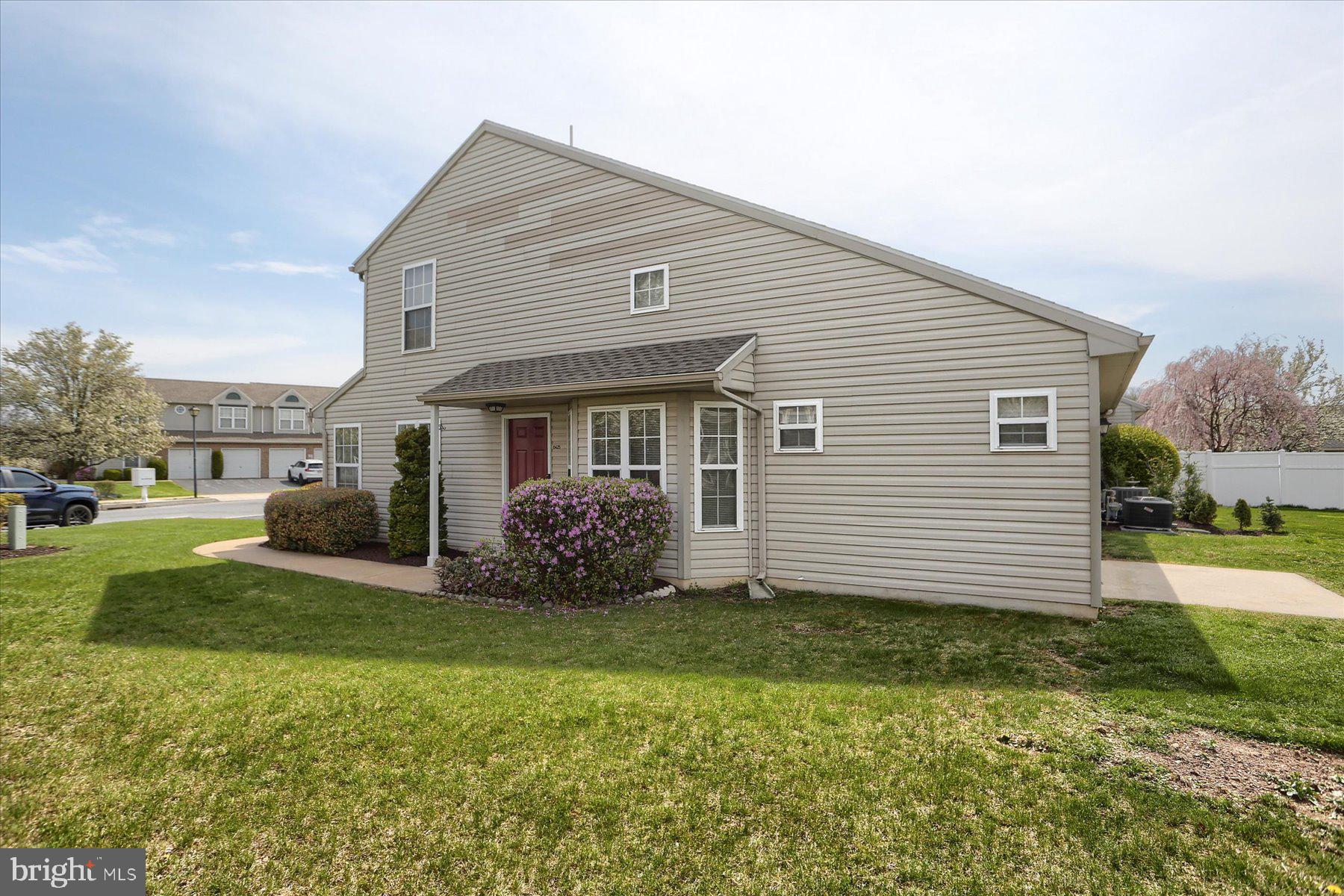 TOWNES AT SPRINGFORD - Residential