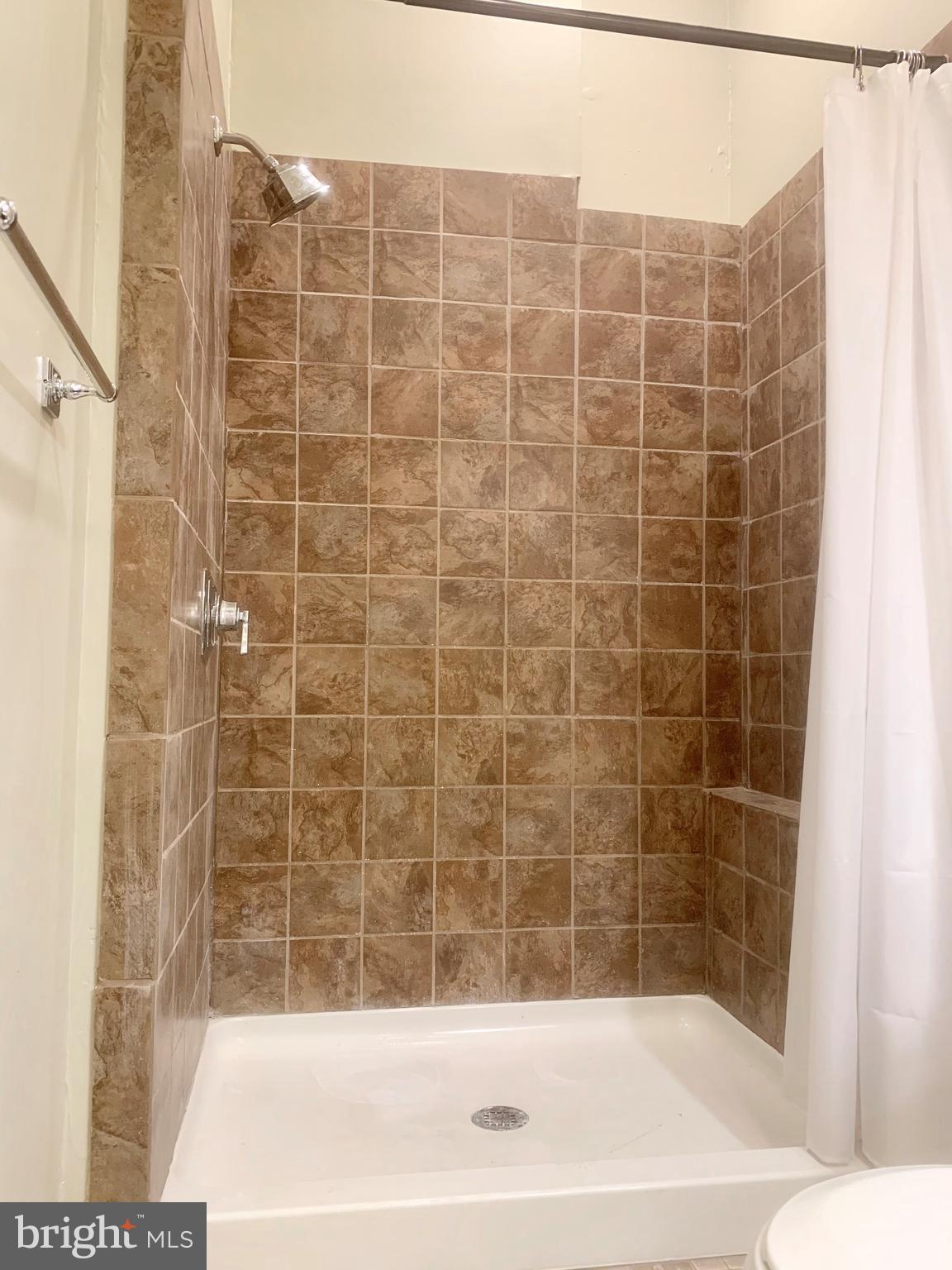 AVENUE OF THE ARTS - Residential Lease