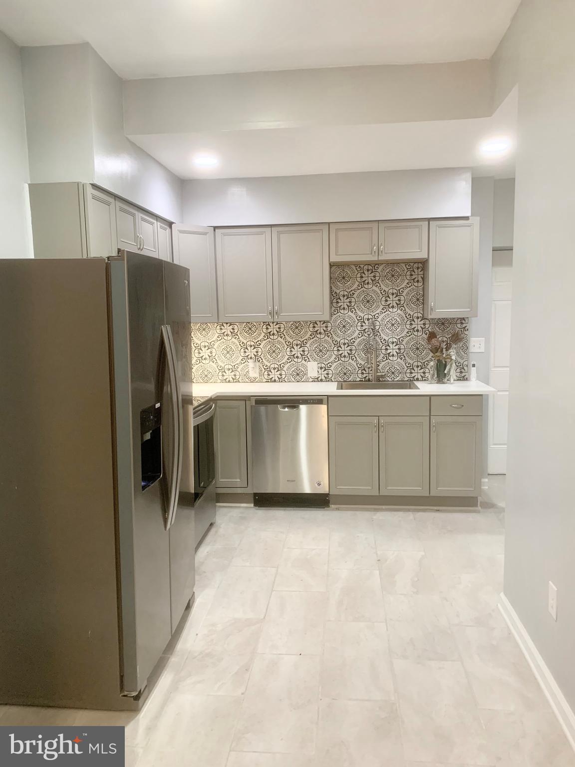 AVENUE OF THE ARTS - Residential Lease