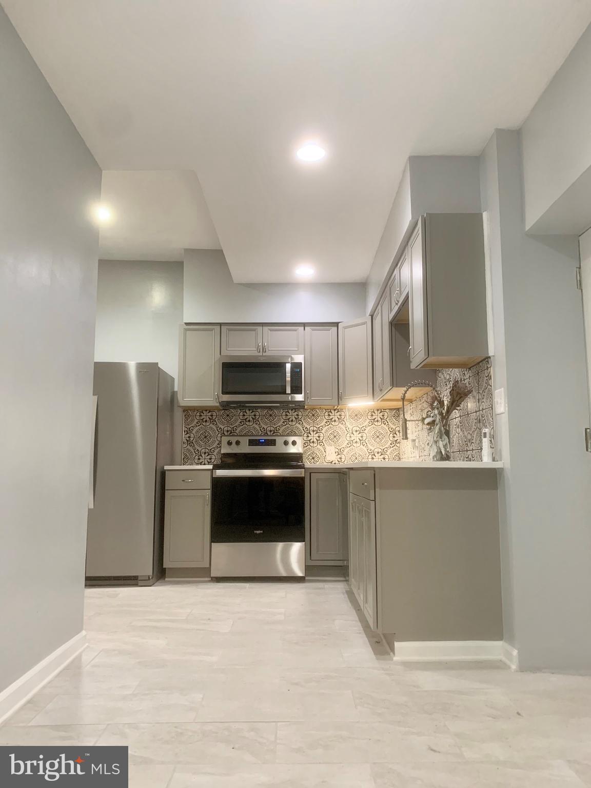 AVENUE OF THE ARTS - Residential Lease