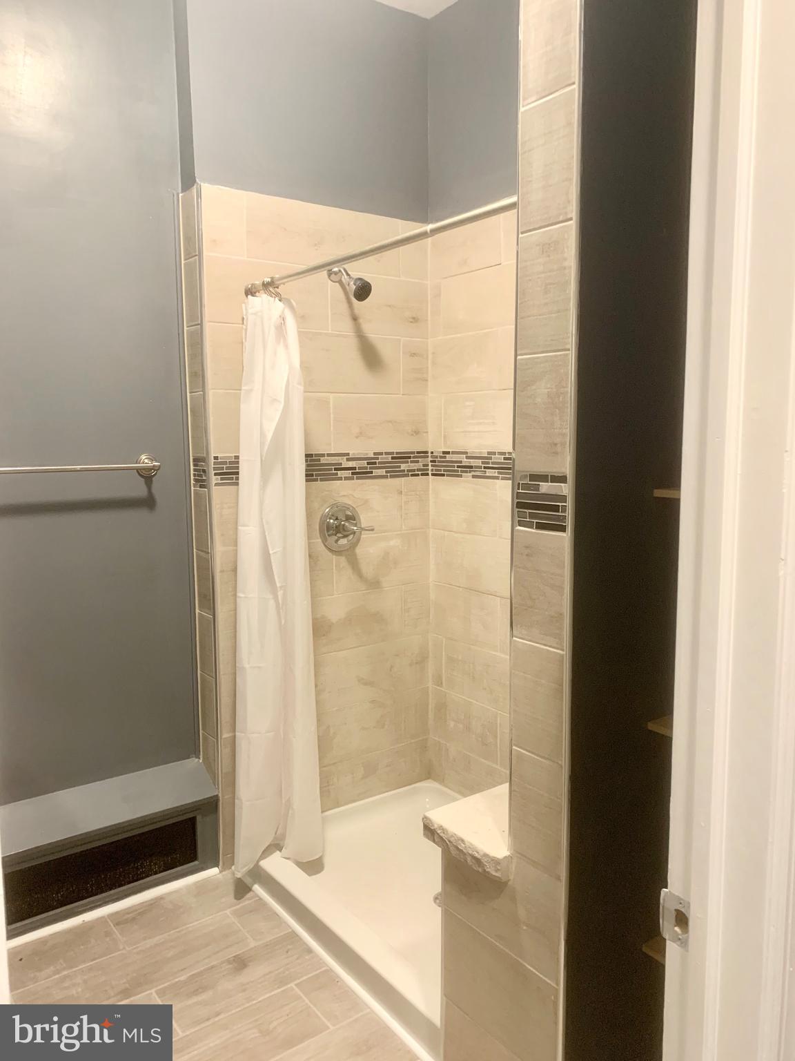 AVENUE OF THE ARTS - Residential Lease