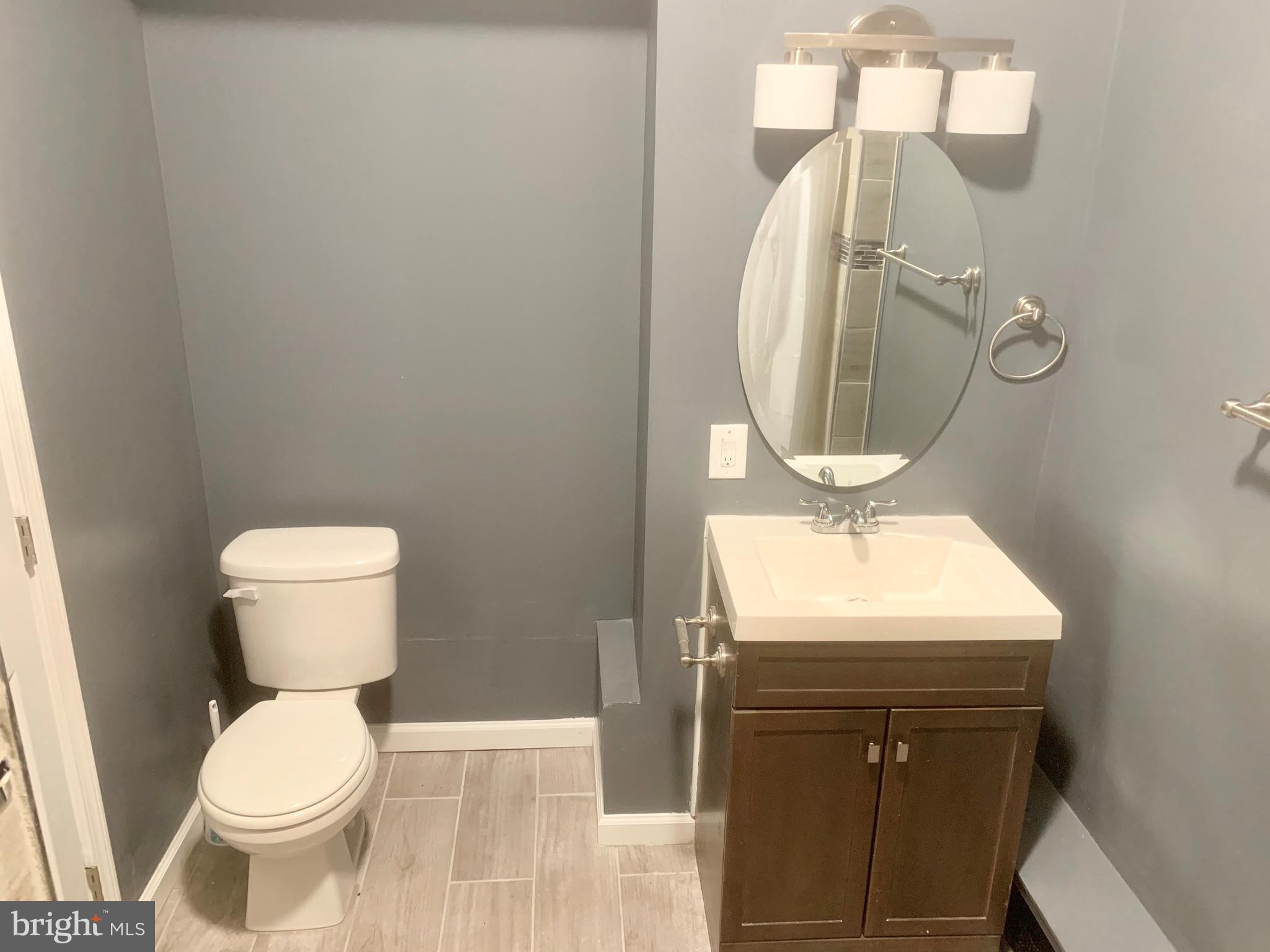 AVENUE OF THE ARTS - Residential Lease