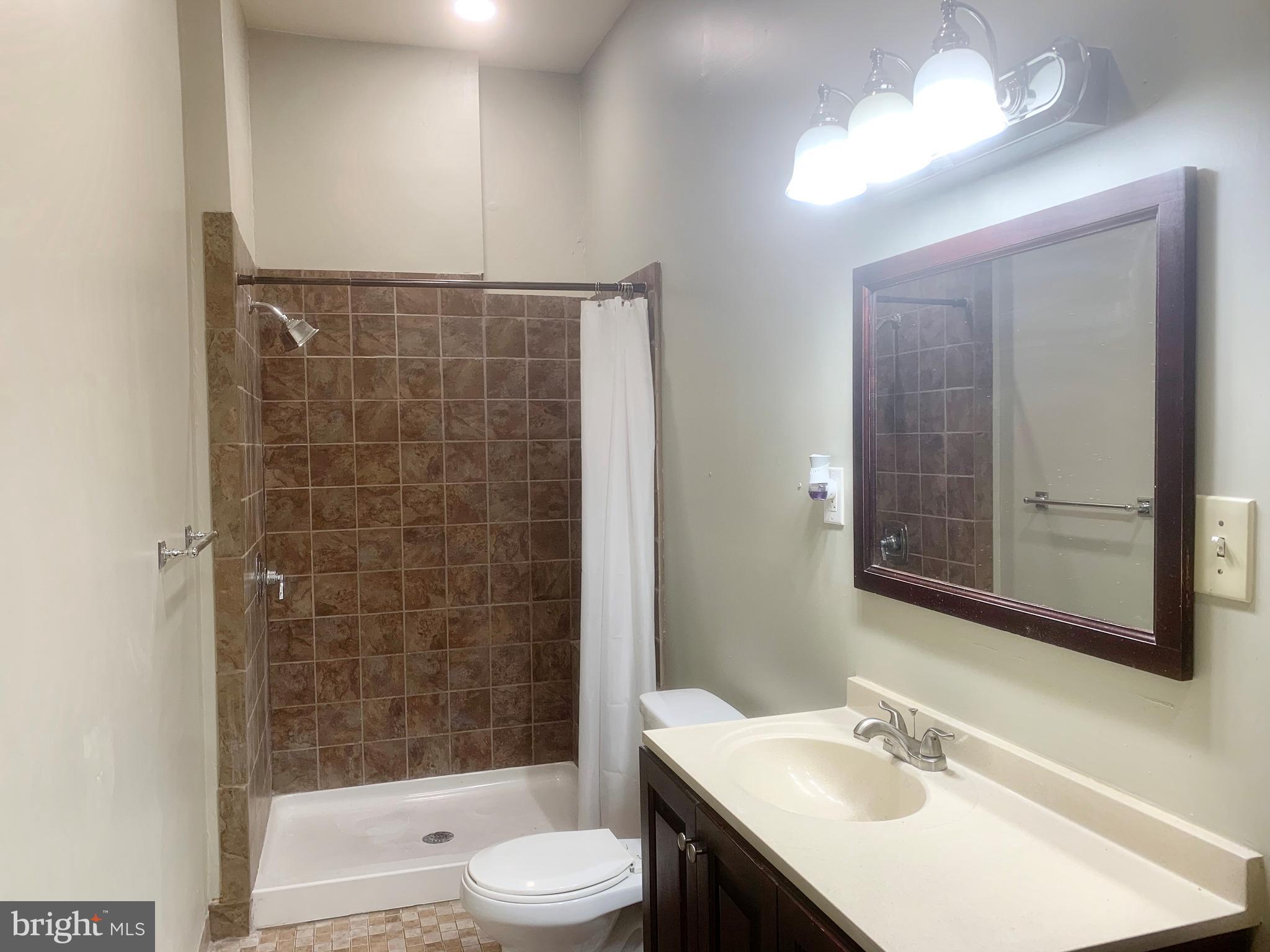 AVENUE OF THE ARTS - Residential Lease