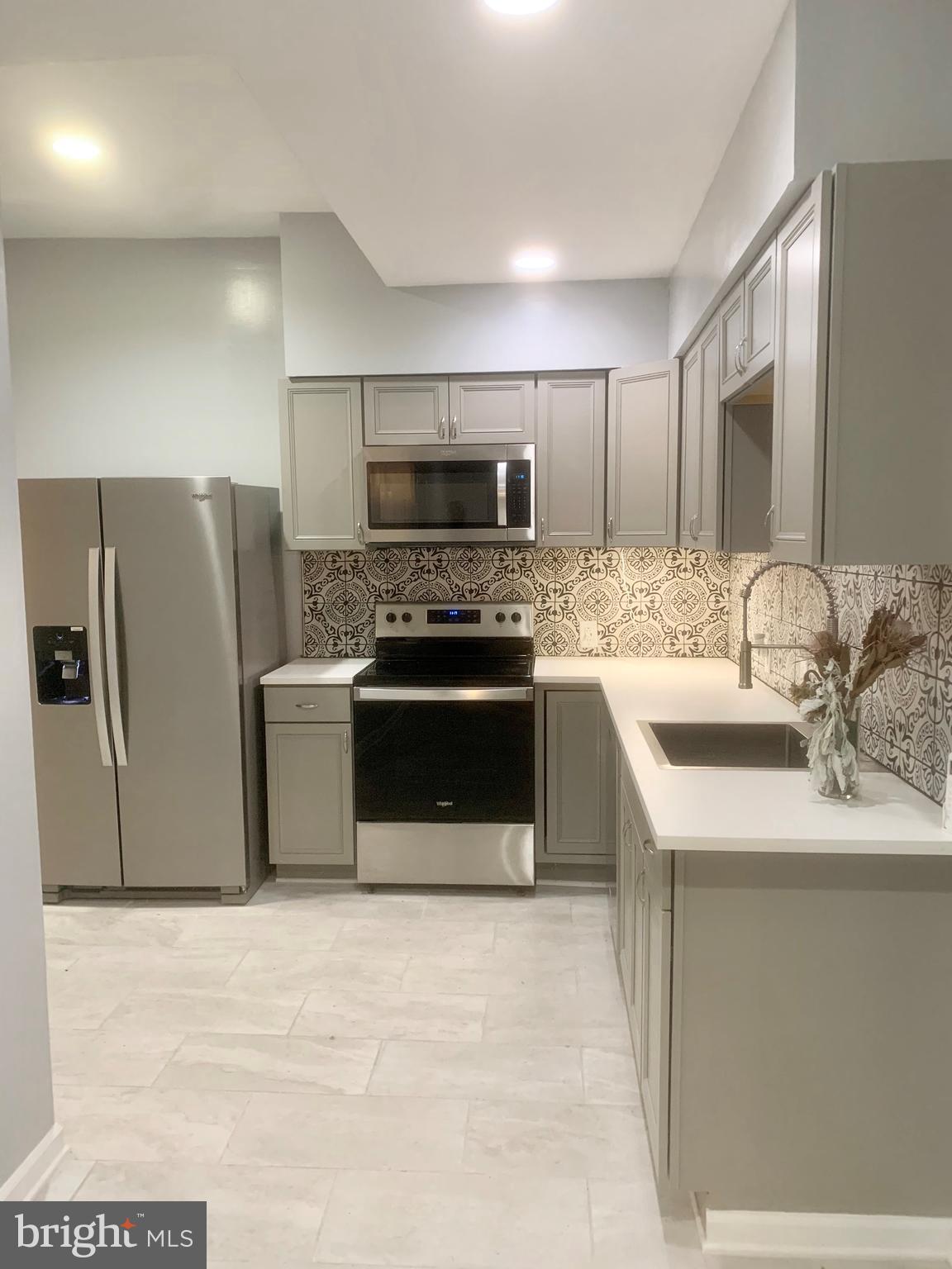 AVENUE OF THE ARTS - Residential Lease