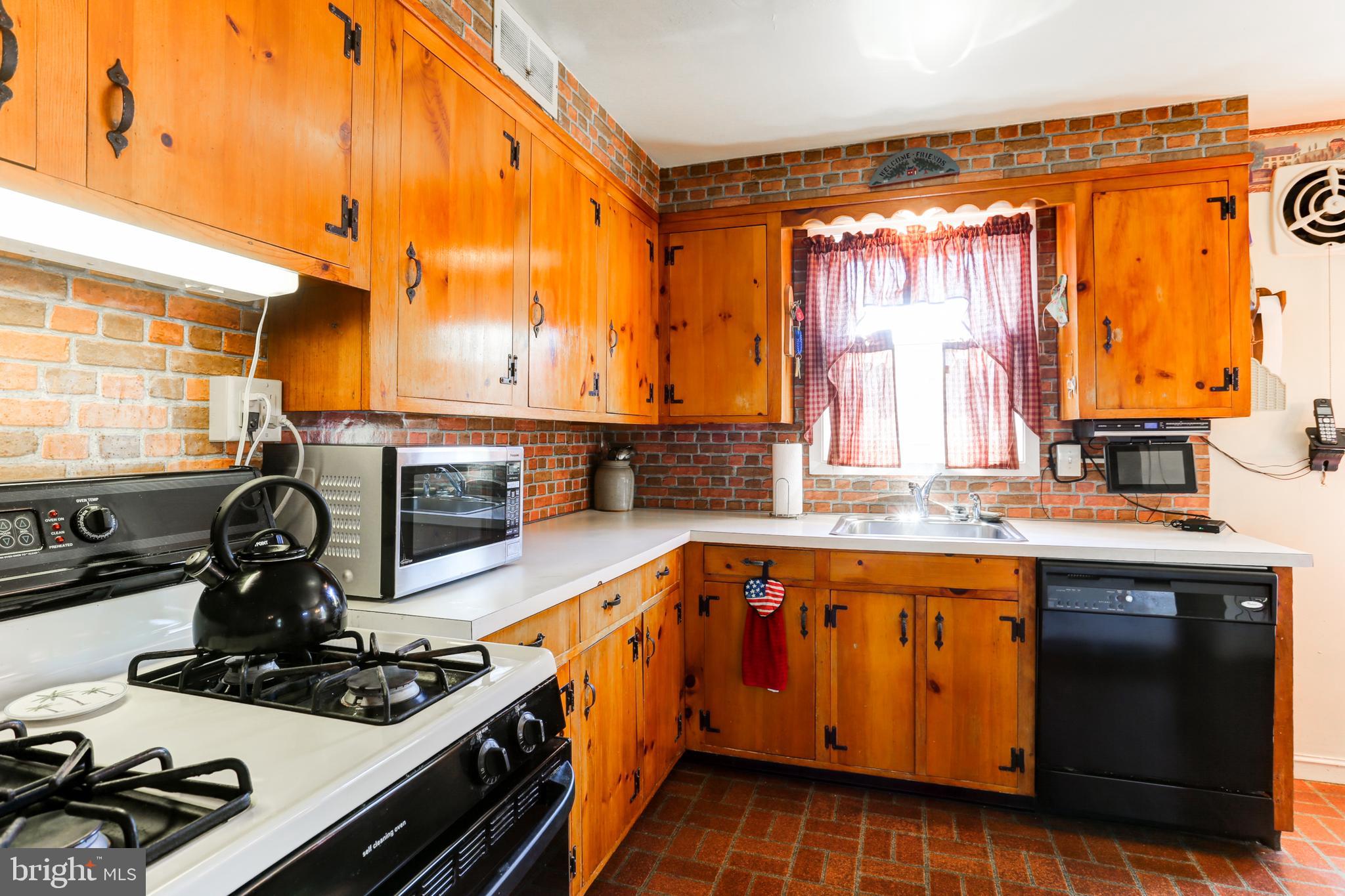 NORTH EAST LANCASTER - Residential