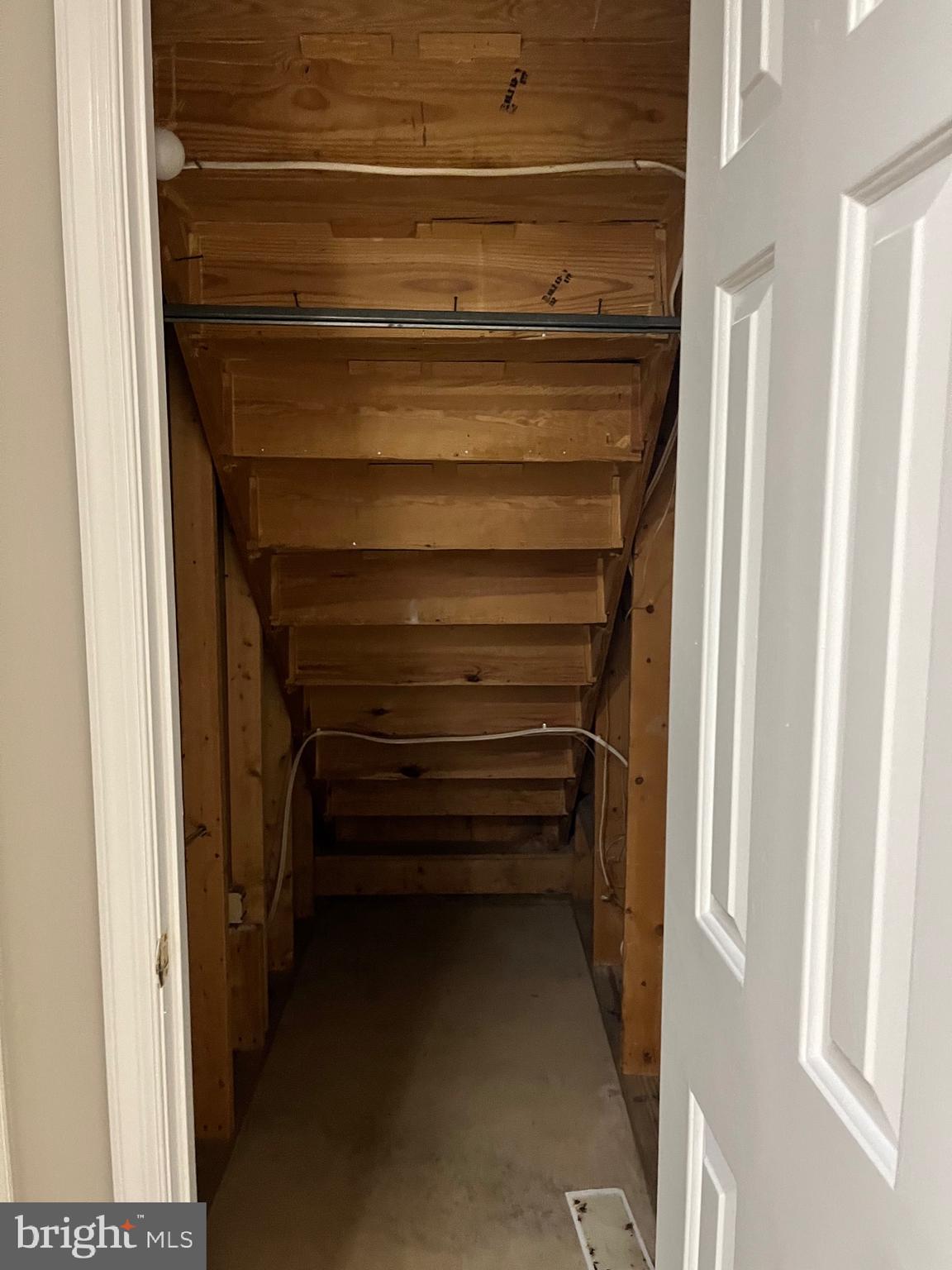 FOREST VIEW - Residential Lease