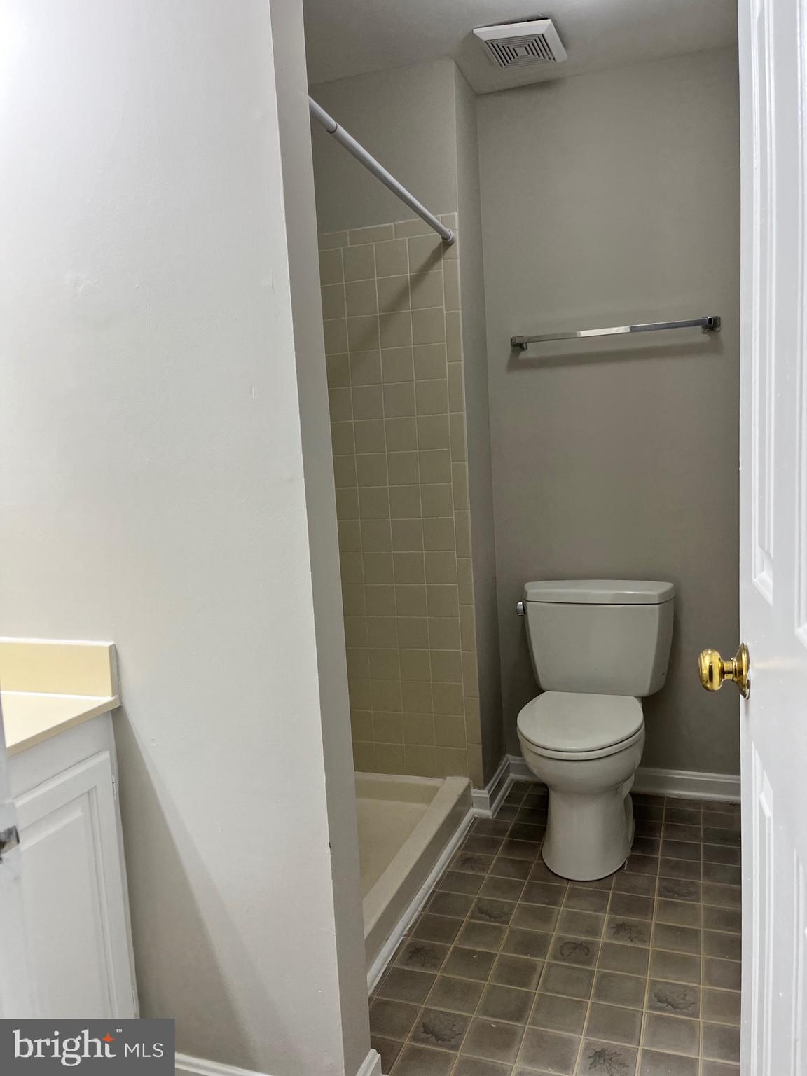 FOREST VIEW - Residential Lease