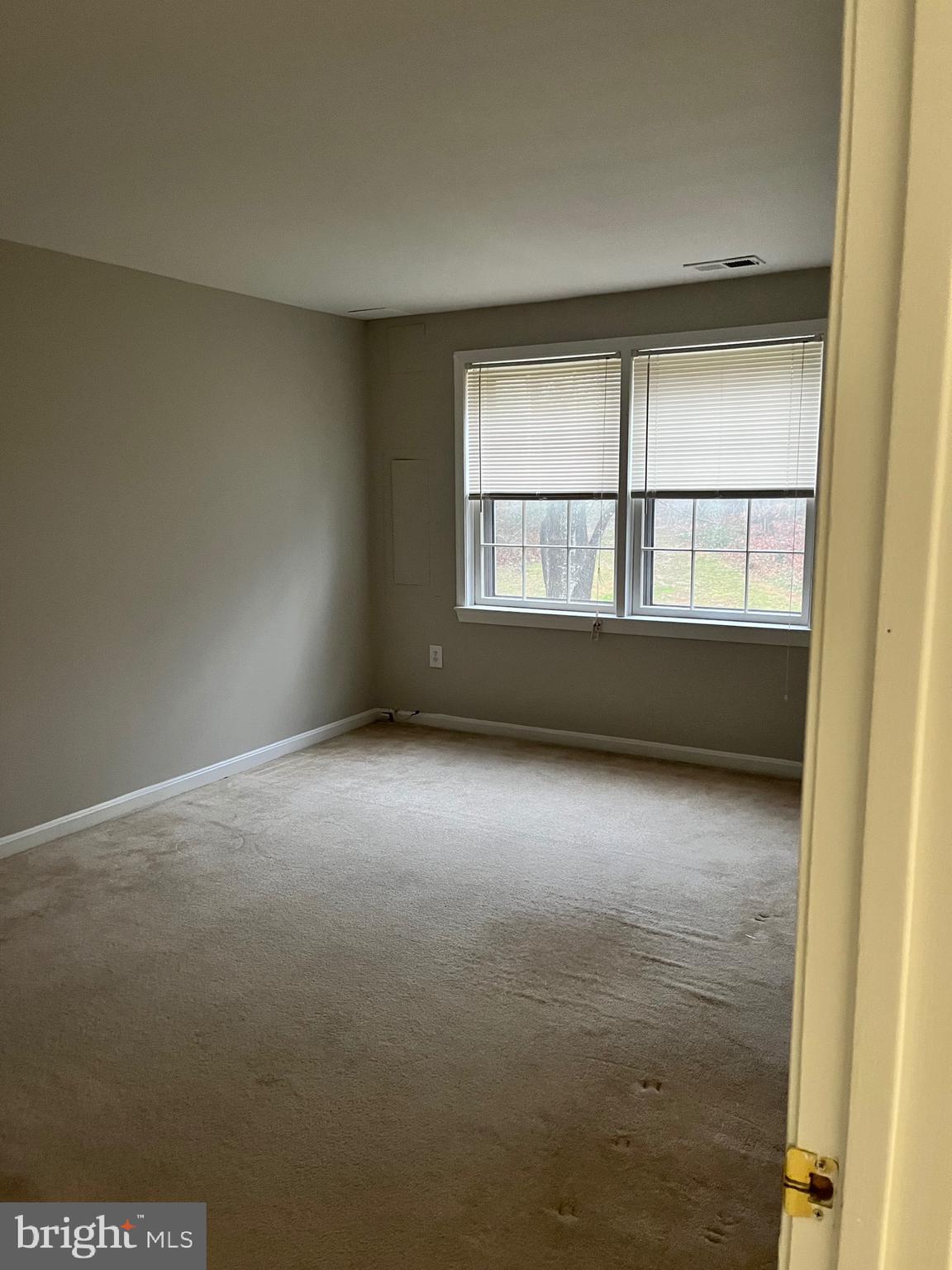 FOREST VIEW - Residential Lease