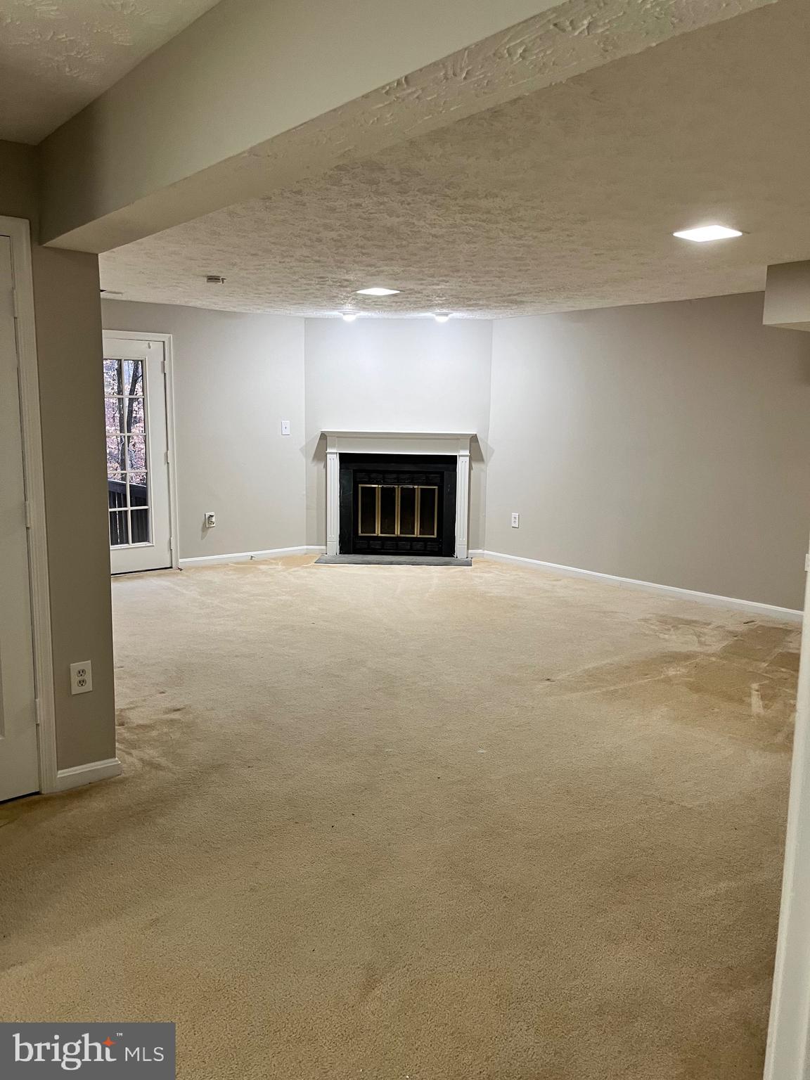 FOREST VIEW - Residential Lease