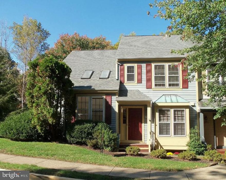 HUGE, END UNIT townhome for rent ASAP.
Don't miss out on this HUGE 4 full bedrooms, 3.5 bathrooms home.  Features include fresh paint throughout the entire home including kitchen cabinets and bathrooms.  Desirable Main Level master bedroom/master bath as well as main level 1/2 bath for guests.  Large walk-in closets.  Walkout Basement includes large bedroom as well as a living/gaming area.
Main level study/library with vaulted ceilings.  Skylights throughout.  Kitchen complete with breakfast nook area.  Hardwood floors in entry and dining.  Freshly steam cleaned carpet.  Vaulted living room ceilings.  Two decks, one off living room, one off basement living area with connecting stairs to backyard.  Fully fenced yard that backs to a wooded area for privacy and scenery. Full size washer and dryer are included in the extra-large storage/utility room.  Two parking spaces directly out front.  Pets considered case-by-case basis, pet deposit required. Trash is covered by the HOA.  Tenants are responsible for the fee of bulk or special trash pickup.  Tenant is responsible for yard maintenance or to hire lawn company.  12 months minimum, 18 months acceptable with option to extend. Look no further, this townhome is beautiful, allowing tons of natural light, abundant space, ample storage far more than expected from outside appearance. **Fireplace unable to be used.