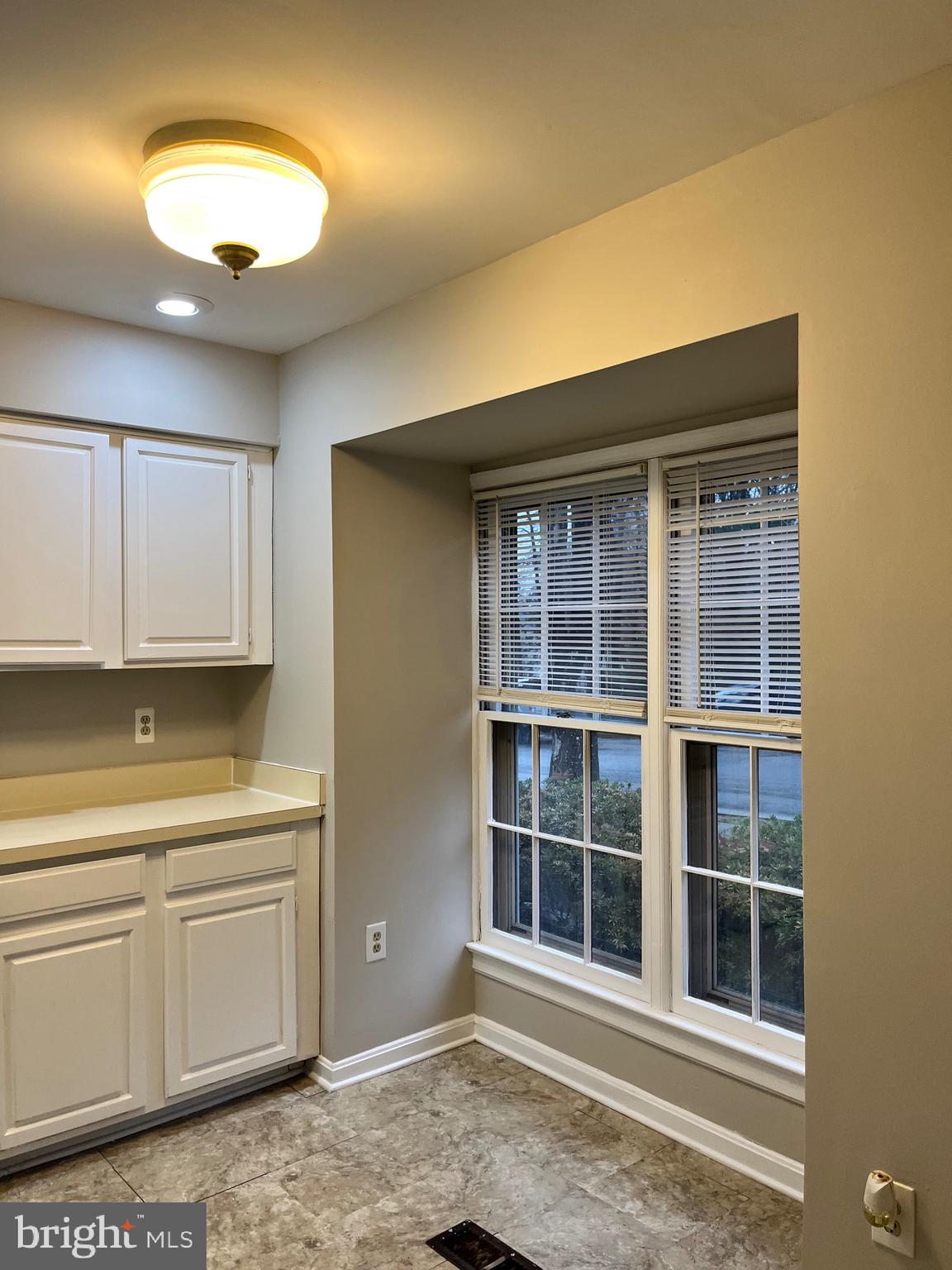 FOREST VIEW - Residential Lease