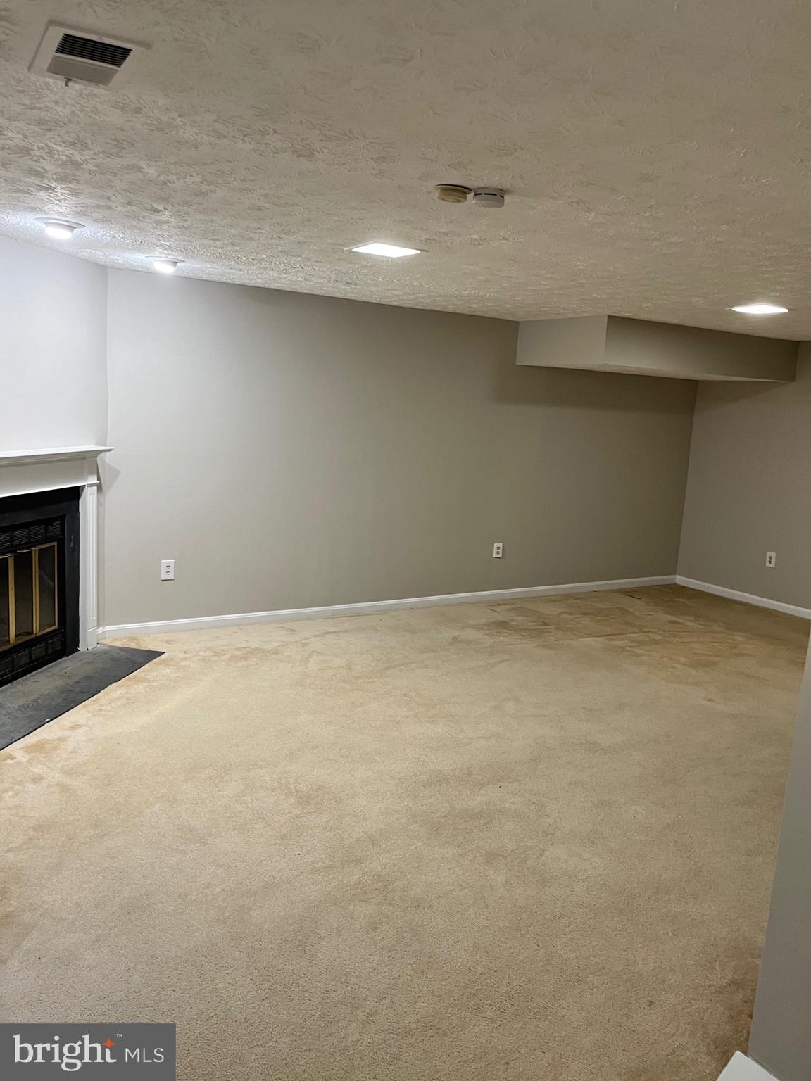 FOREST VIEW - Residential Lease