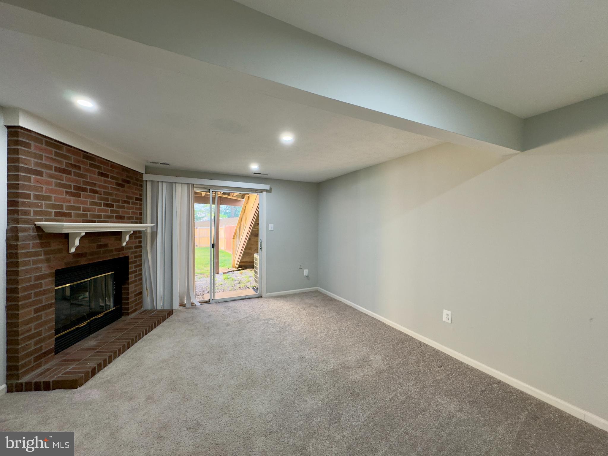 WINDSOR  MILL - Residential Lease