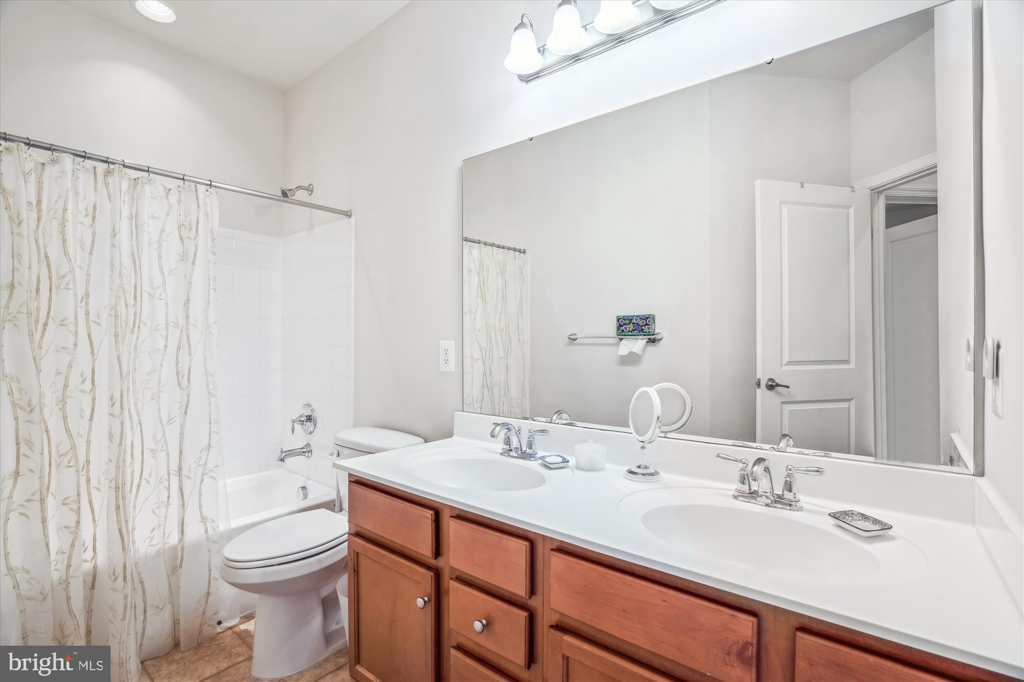 HALL STATION CONDO - Residential