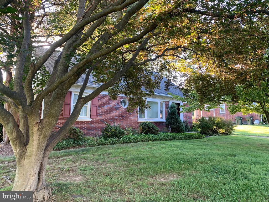 Photo of 135 CRESTMONT AVE, LANCASTER, PA 17602 (MLS # PALA2038190)