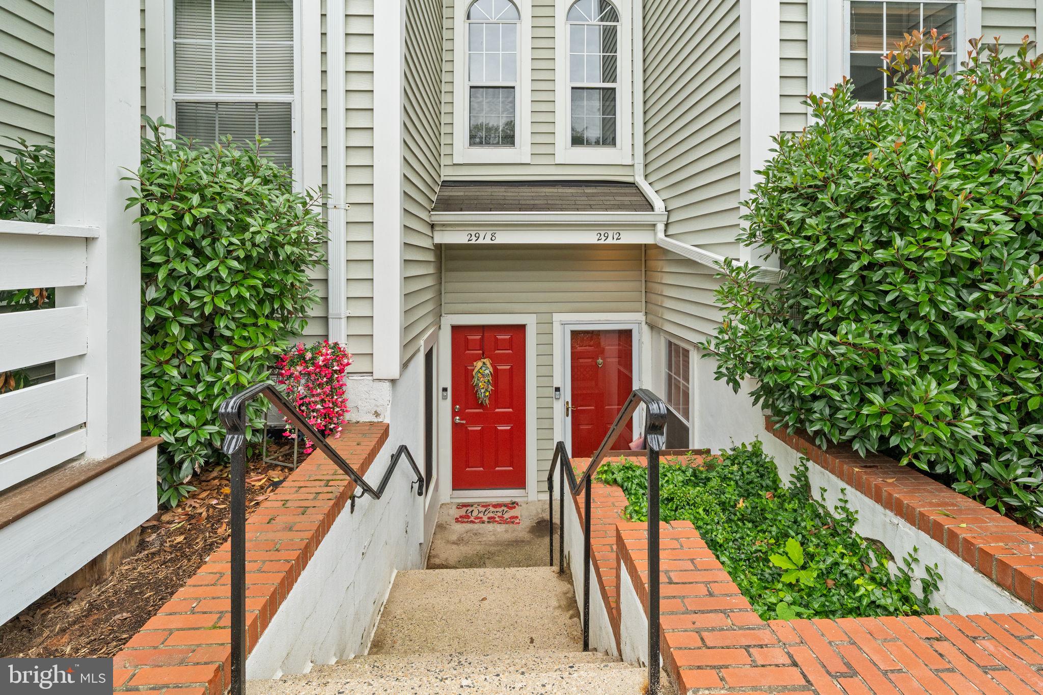 2912 YARLING COURT