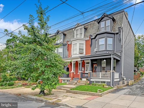 Photo of 216 E Clay Street, LANCASTER, PA 17602 (MLS # PALA2075348)