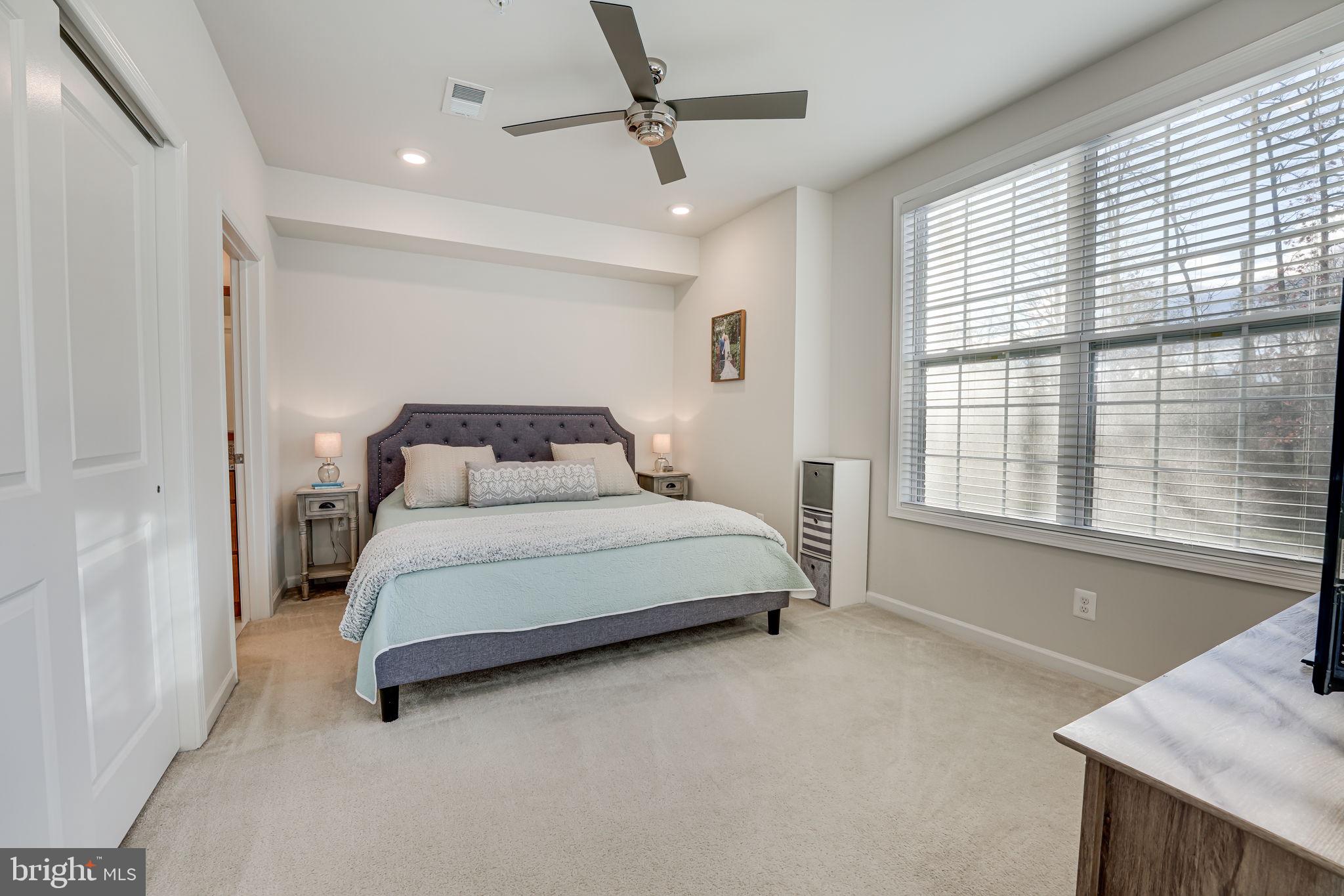 LOUDOUN VALLEY RIDGES - Residential