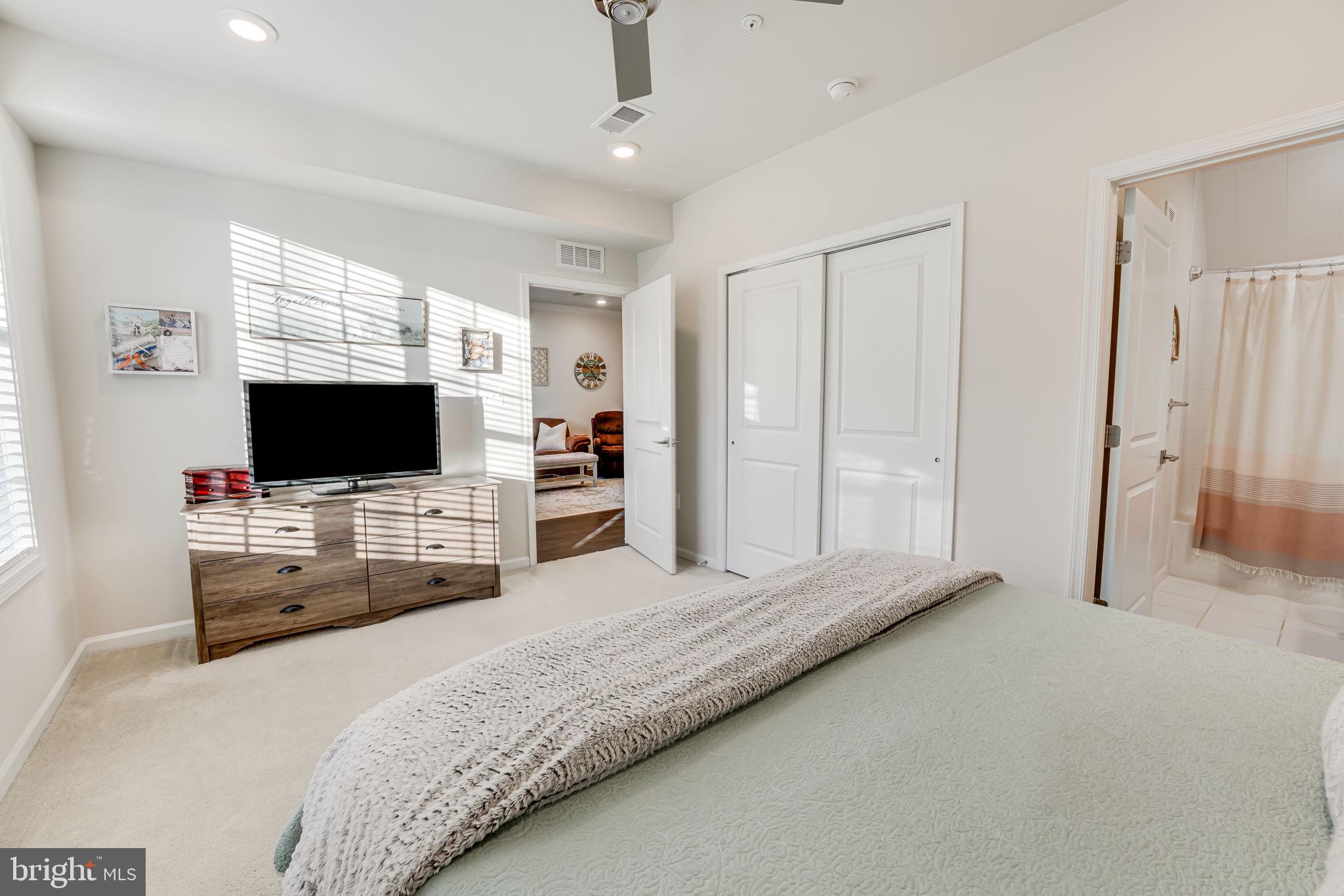 LOUDOUN VALLEY RIDGES - Residential