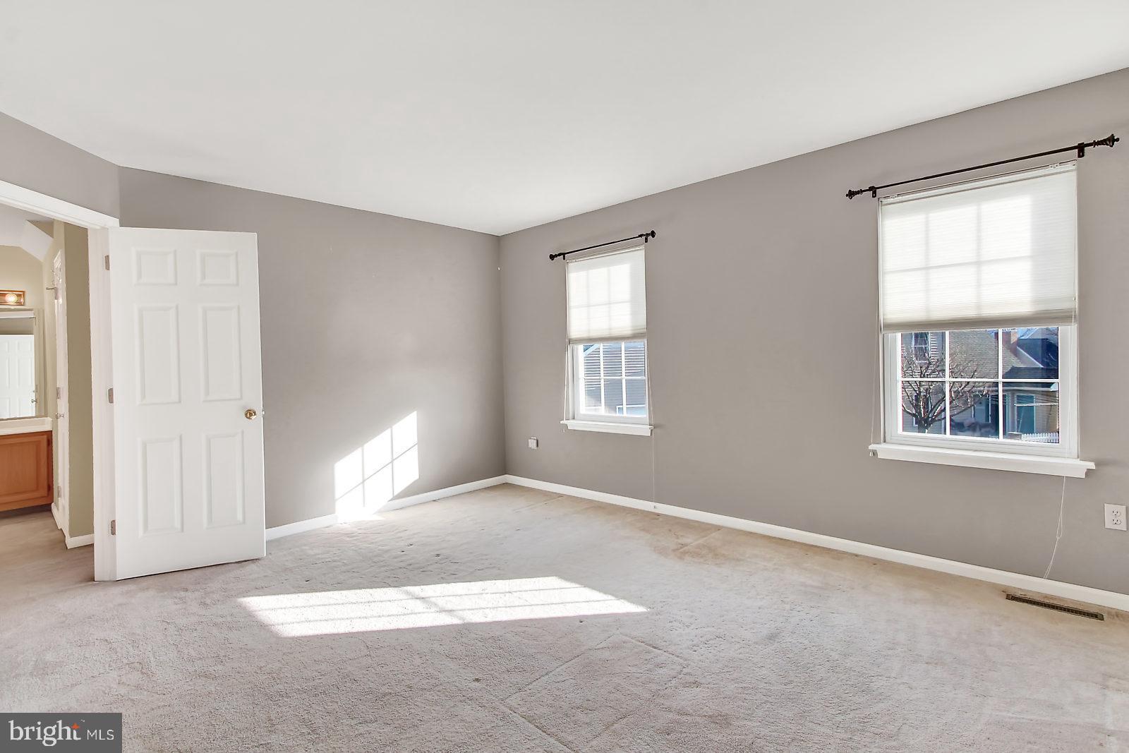 STONE HILL FARMS - Residential