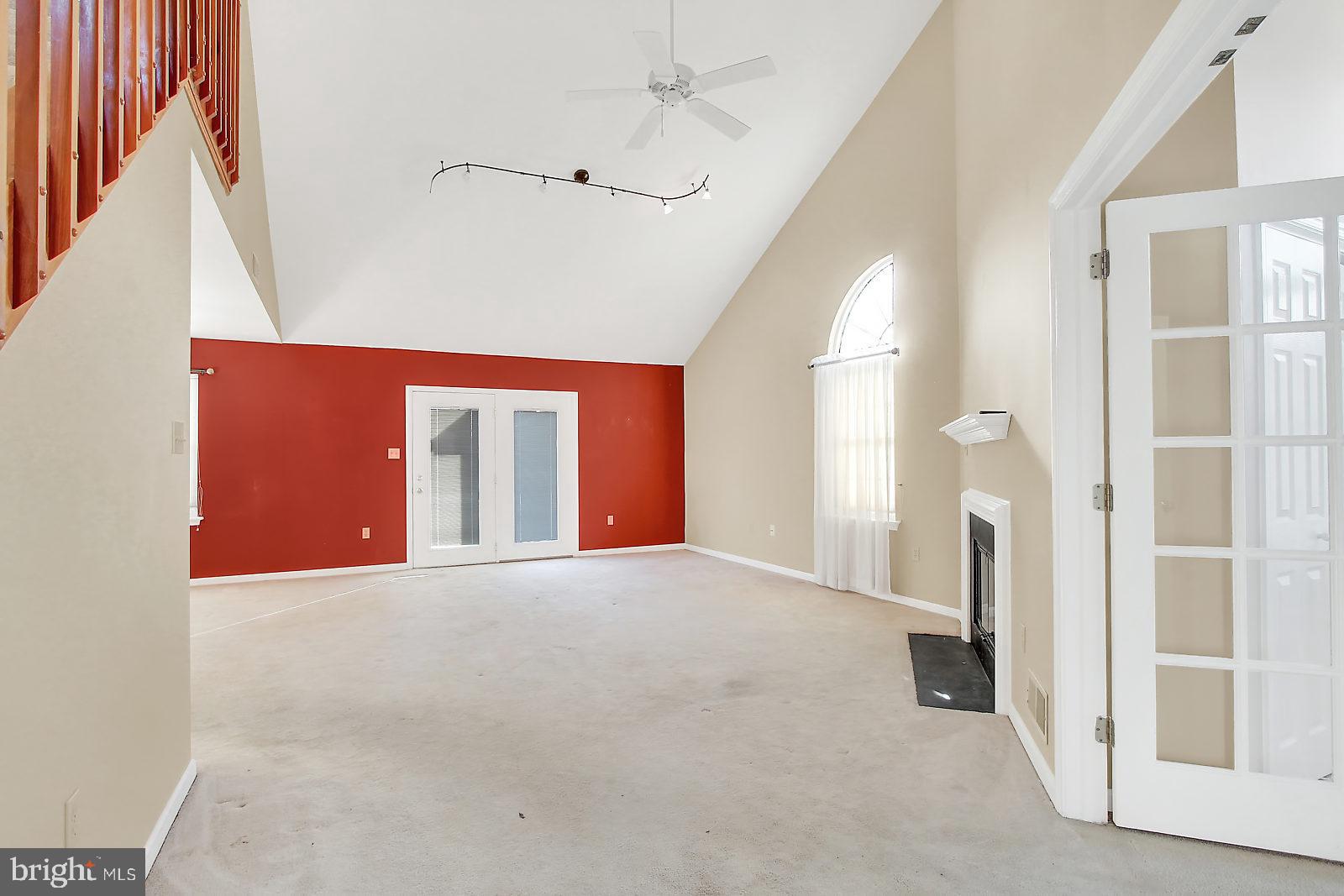 STONE HILL FARMS - Residential