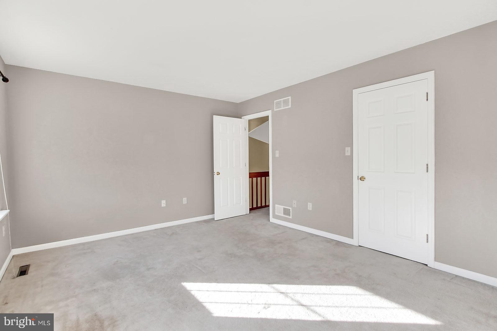 STONE HILL FARMS - Residential