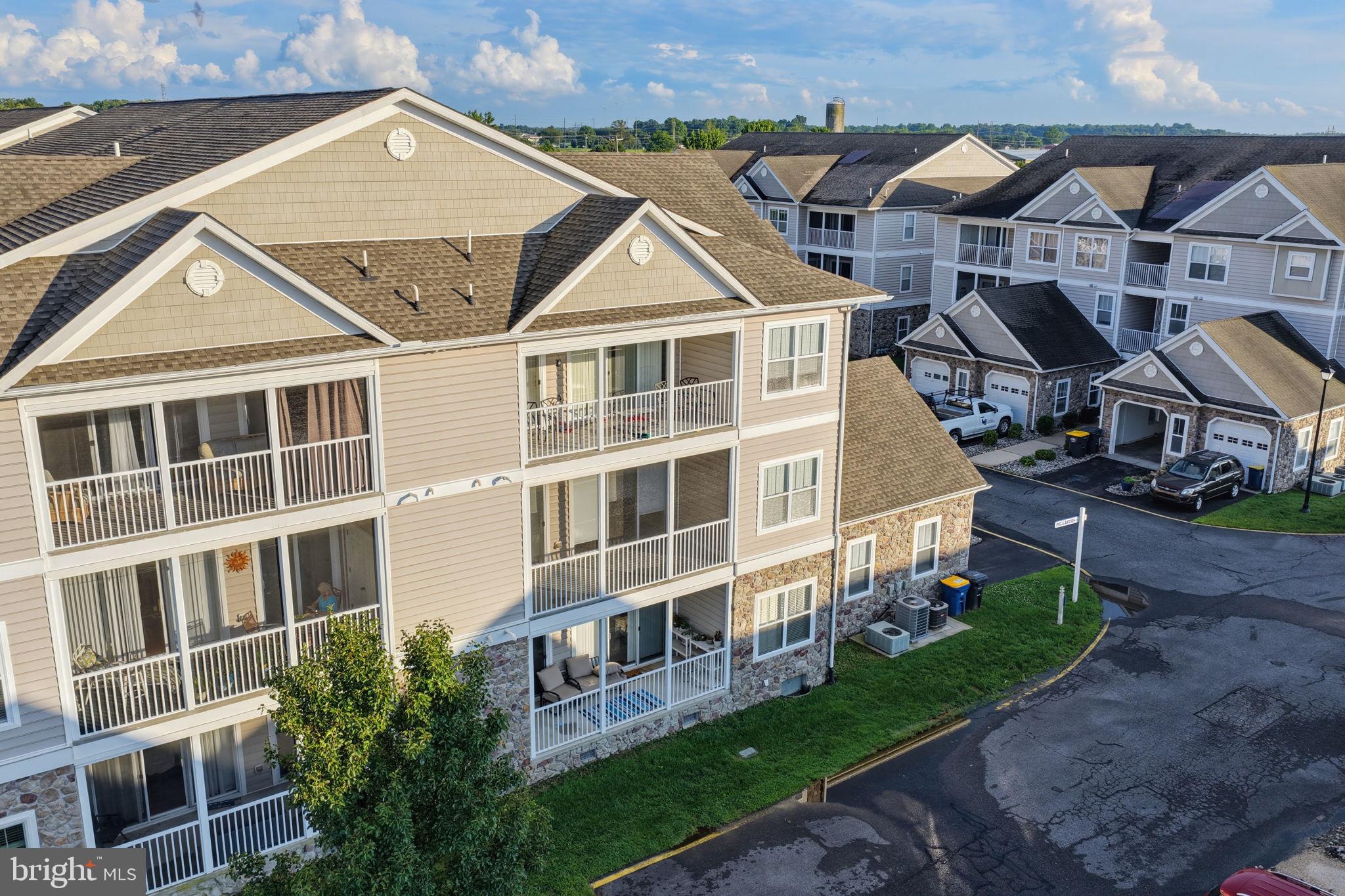 4002 FULLERTON COURT, UNIT E