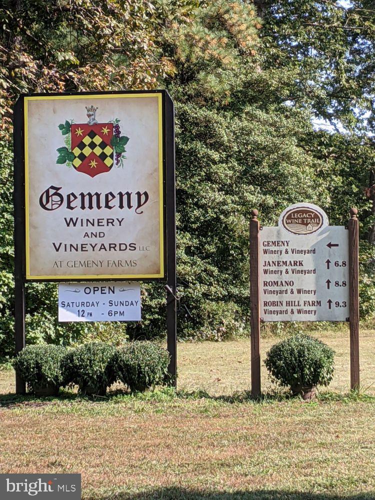 BROOKRIDGE MANOR - Residential