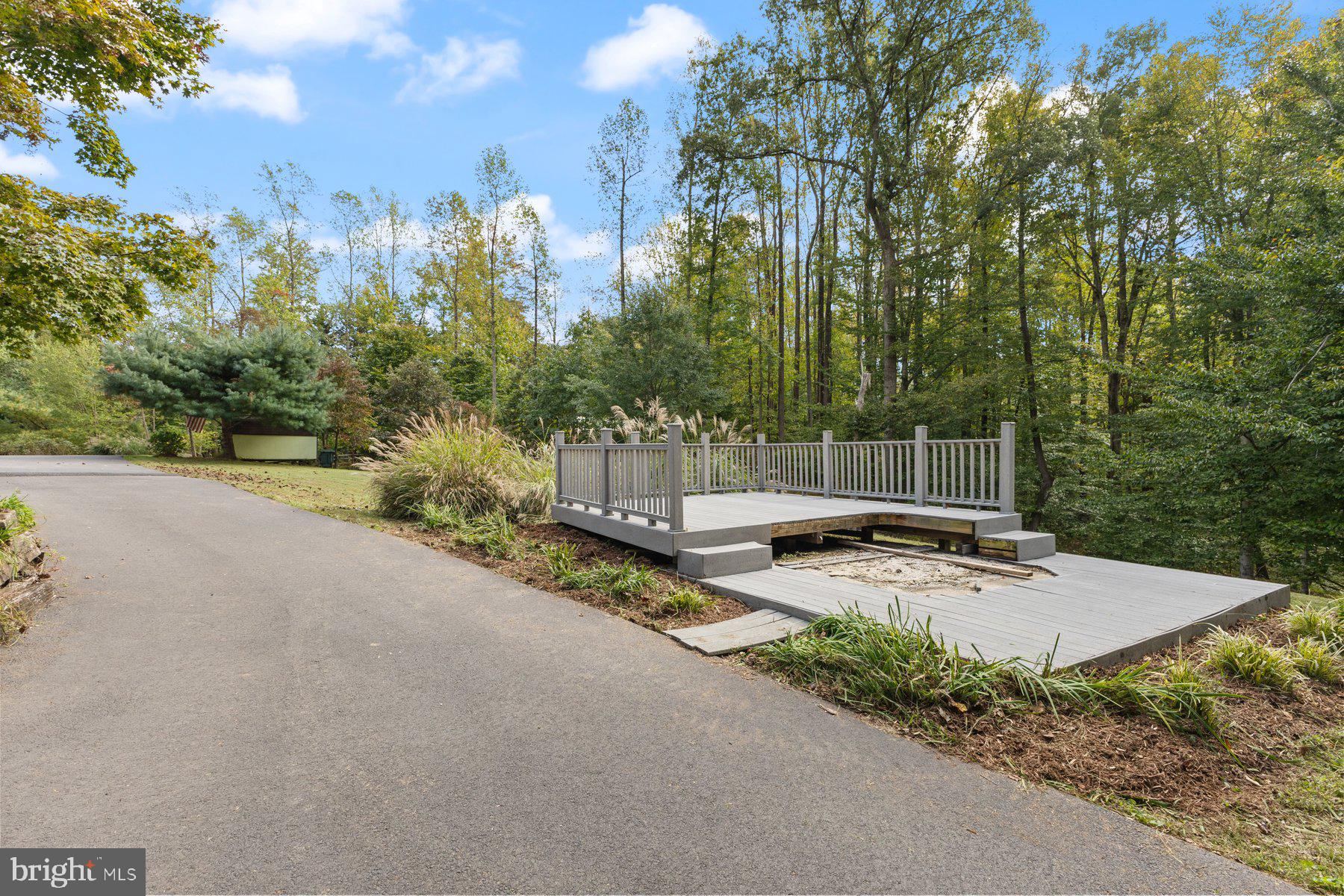 BROOKRIDGE MANOR - Residential