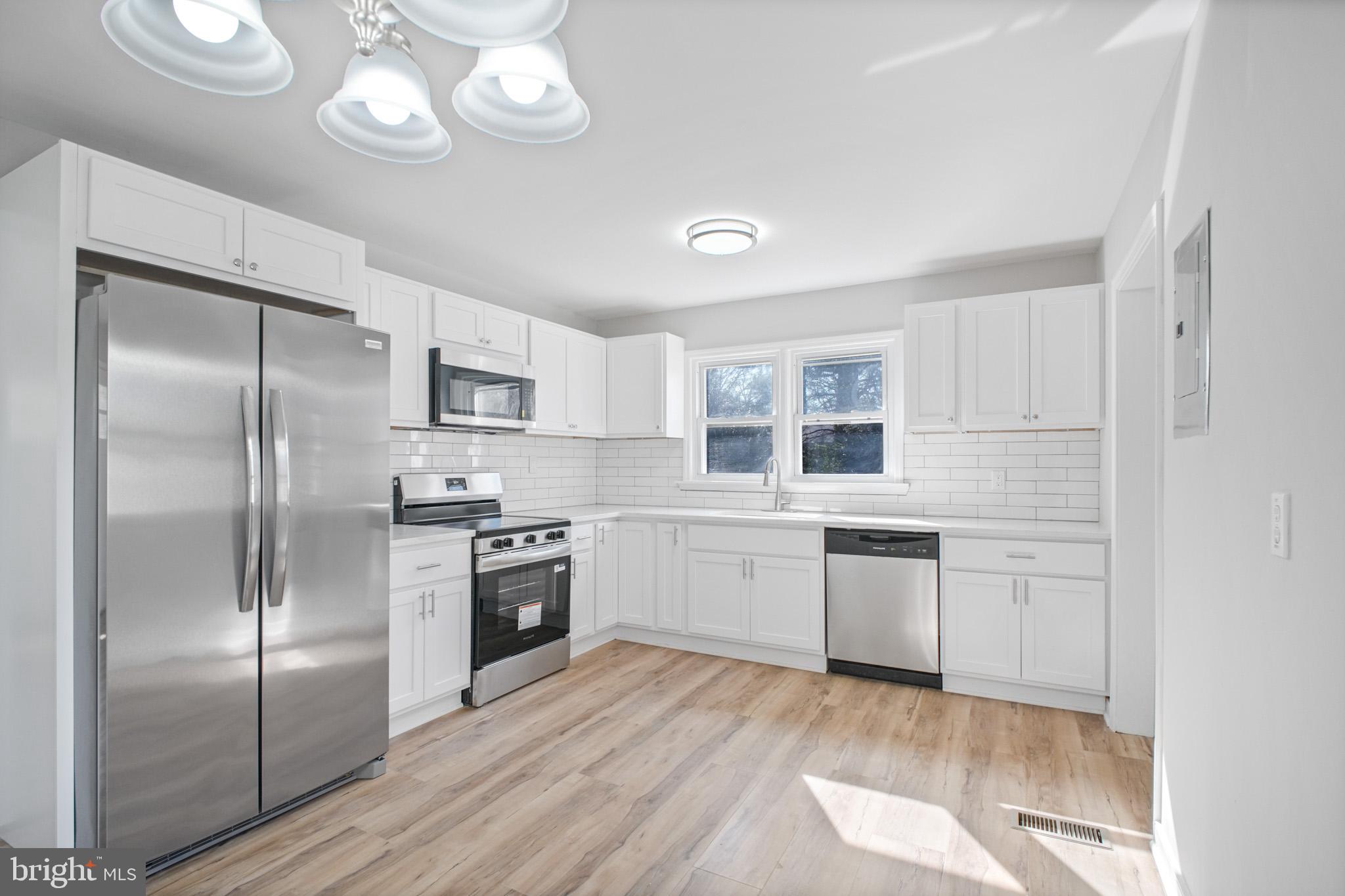 HAMPSTEAD VILLAGE - Residential