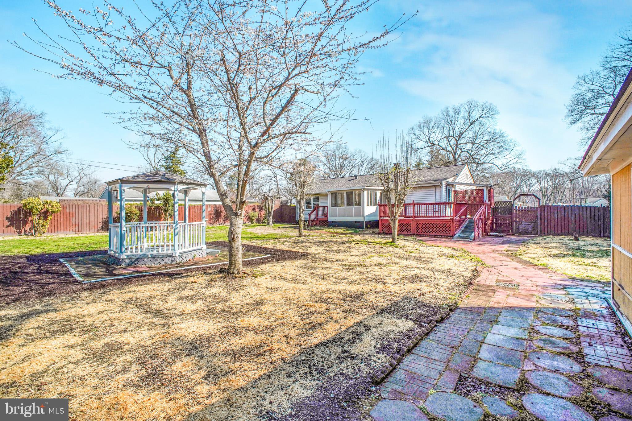 HAMPSTEAD VILLAGE - Residential