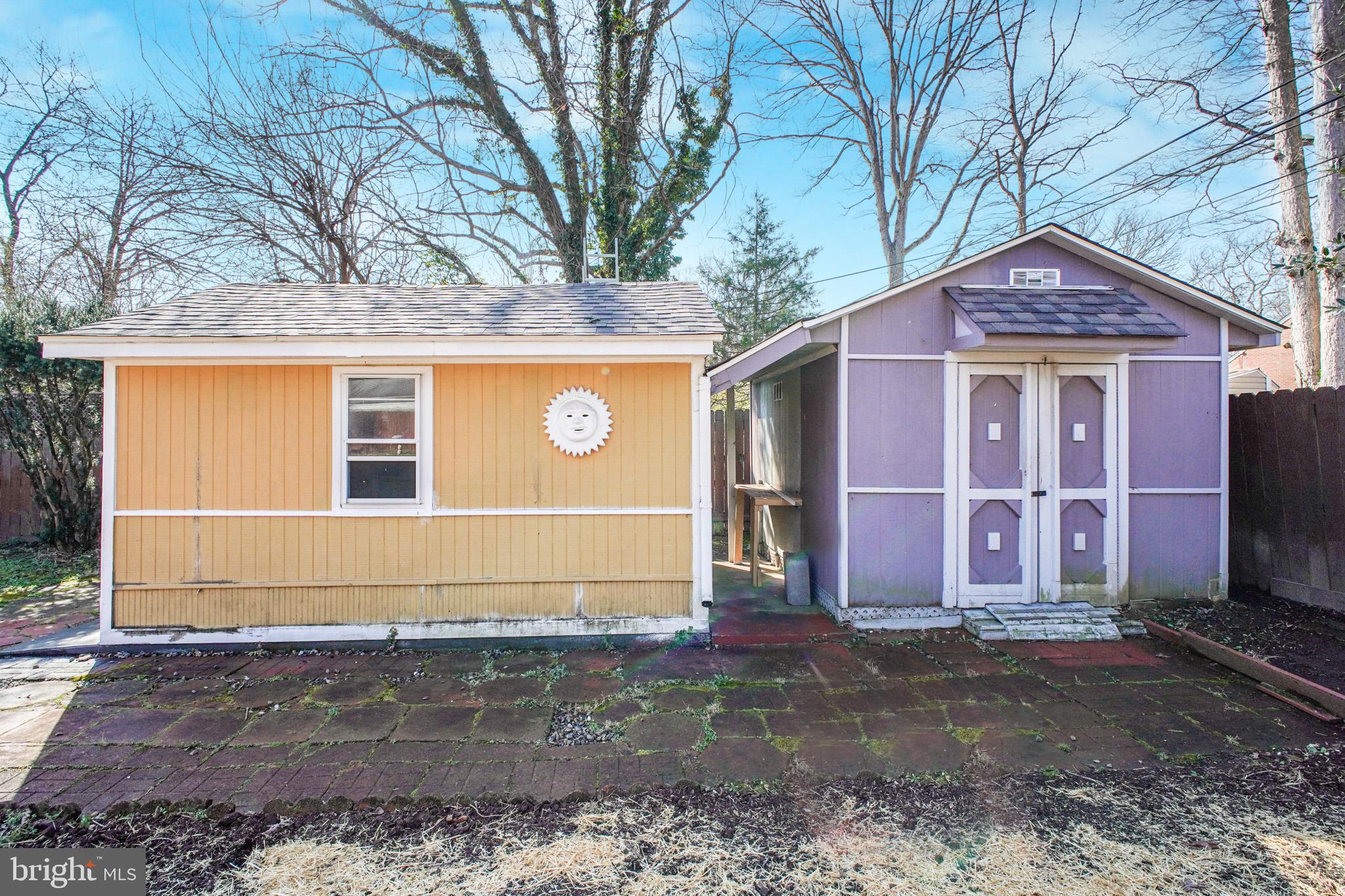 HAMPSTEAD VILLAGE - Residential