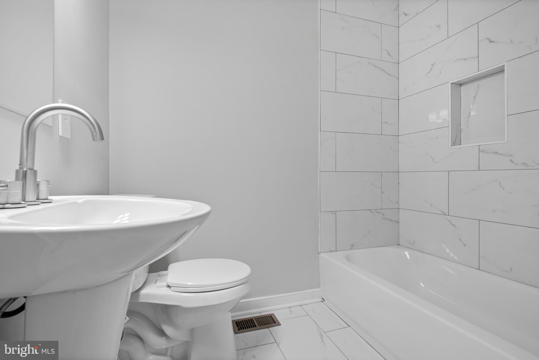 HAMPSTEAD VILLAGE - Residential