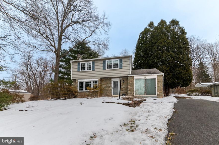 Welcome to 2126 Robin Lane. This charming colonial in Owen J Roberts is ready for its next owner. The property is situated on .46 acres on a quiet col-de-sac and conveniently located near Owen J Roberts Campus. The home features 4 bedrooms (3 upstairs and 1 downstairs), beautiful hardwood floors, built in bookshelf, stone fireplace and a unique plant "sun room/window" in the basement. Schedule your showing today!