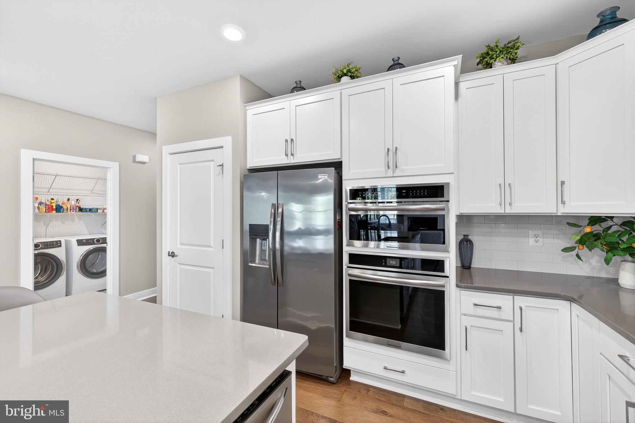 HILLVIEW - Residential